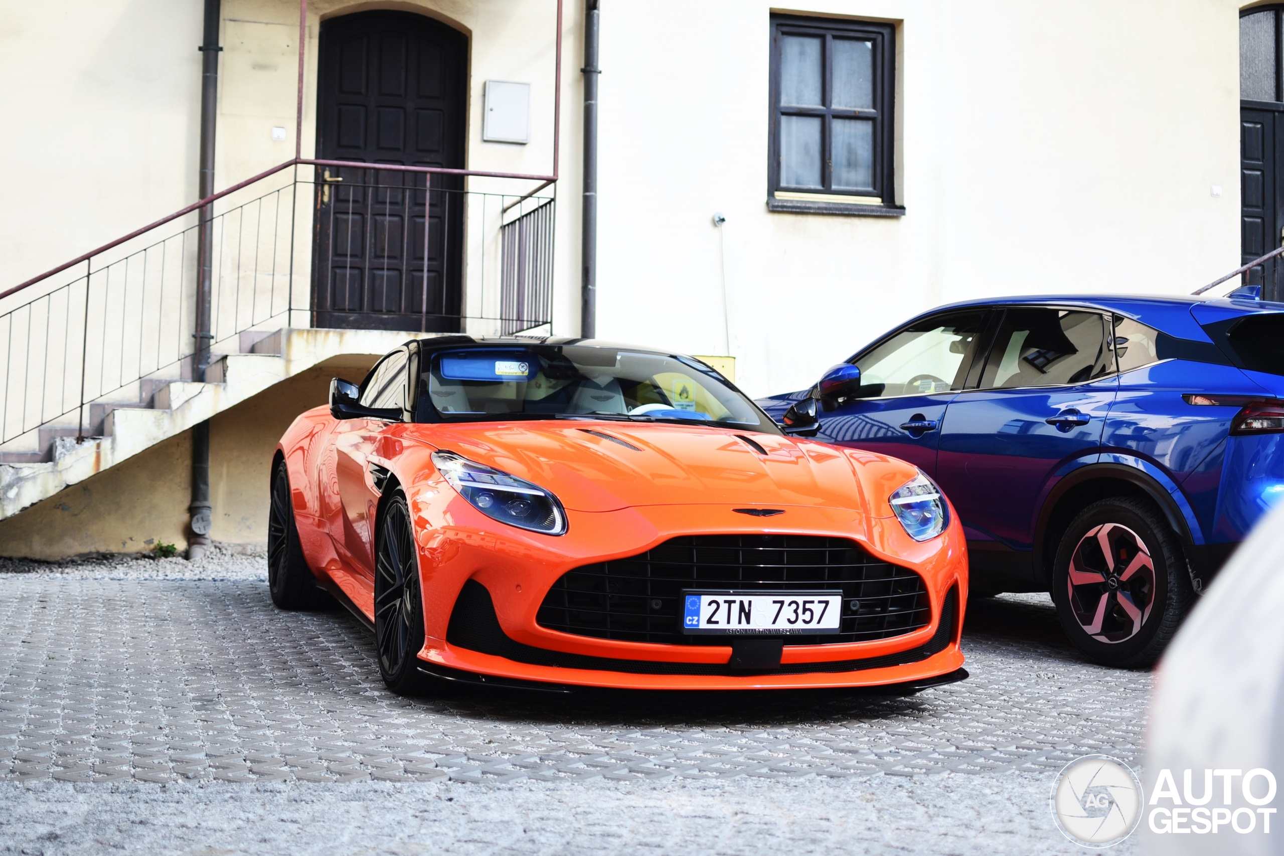 Aston Martin DB12