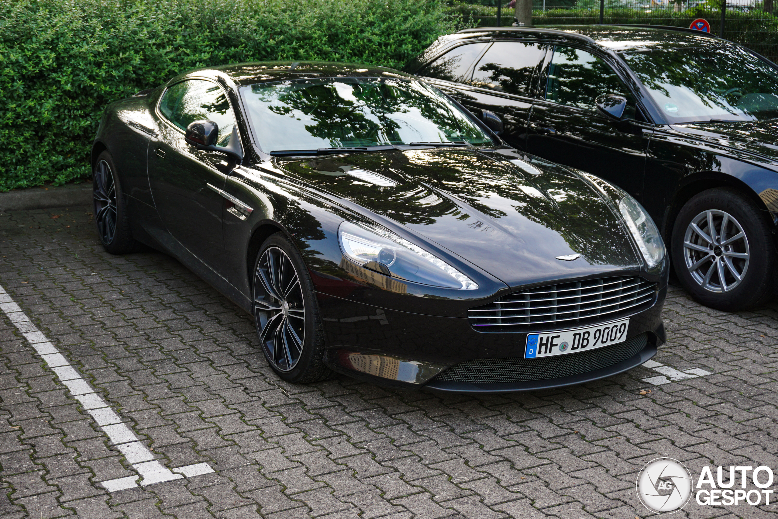 Aston Martin DB9 2013