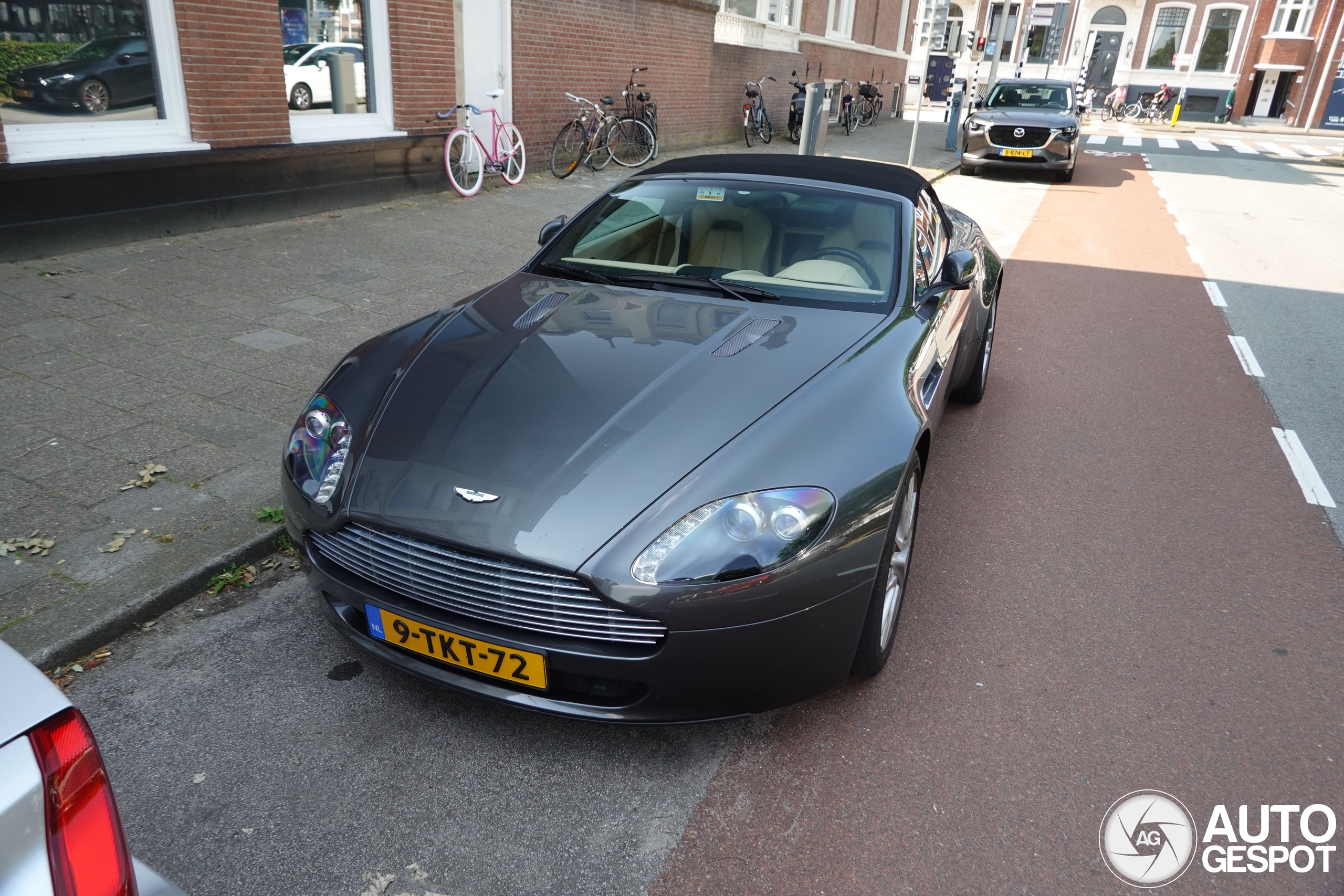 Aston Martin V8 Vantage Roadster