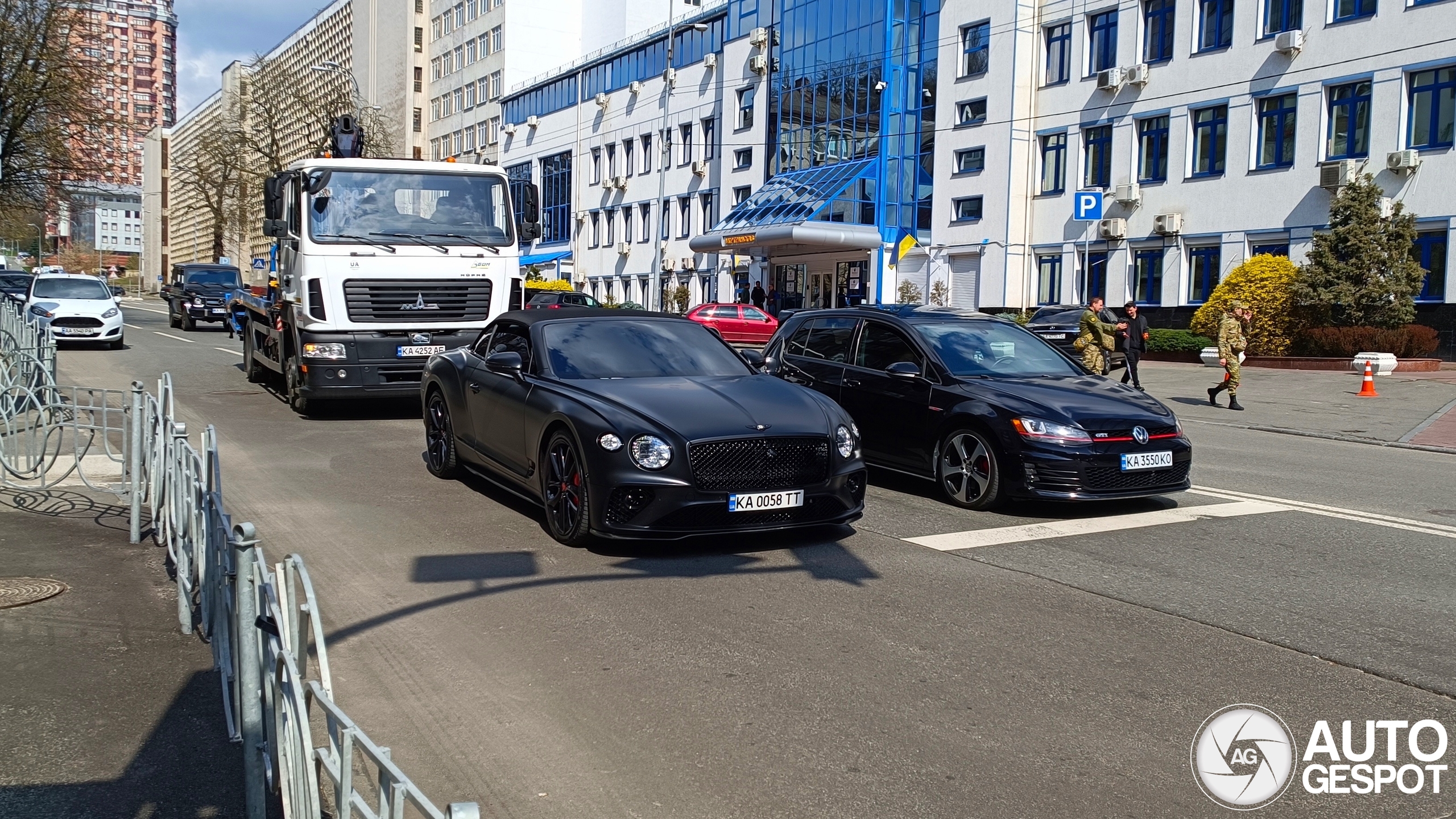 Bentley Continental GTC 2019