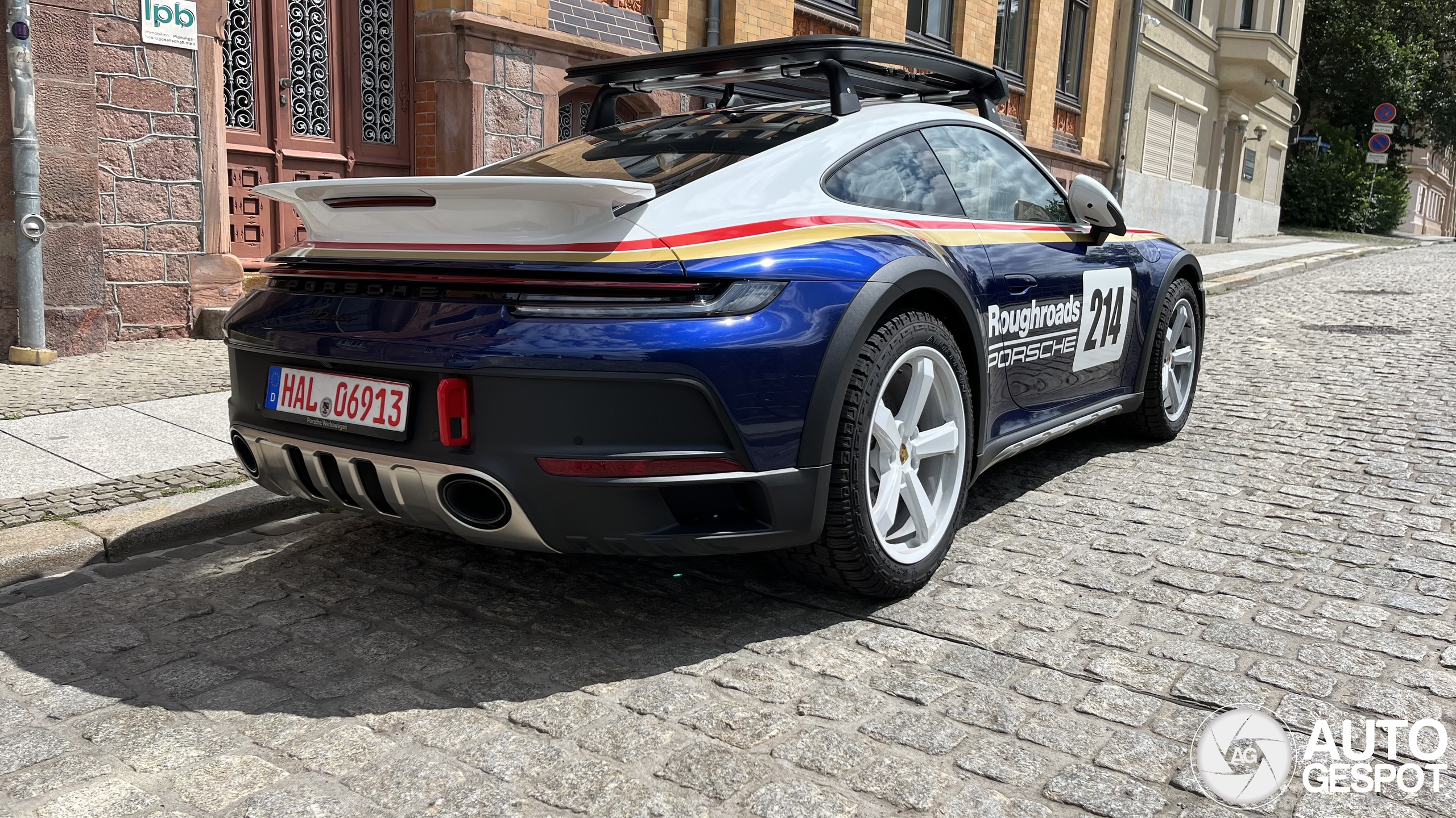 Porsche 992 Dakar