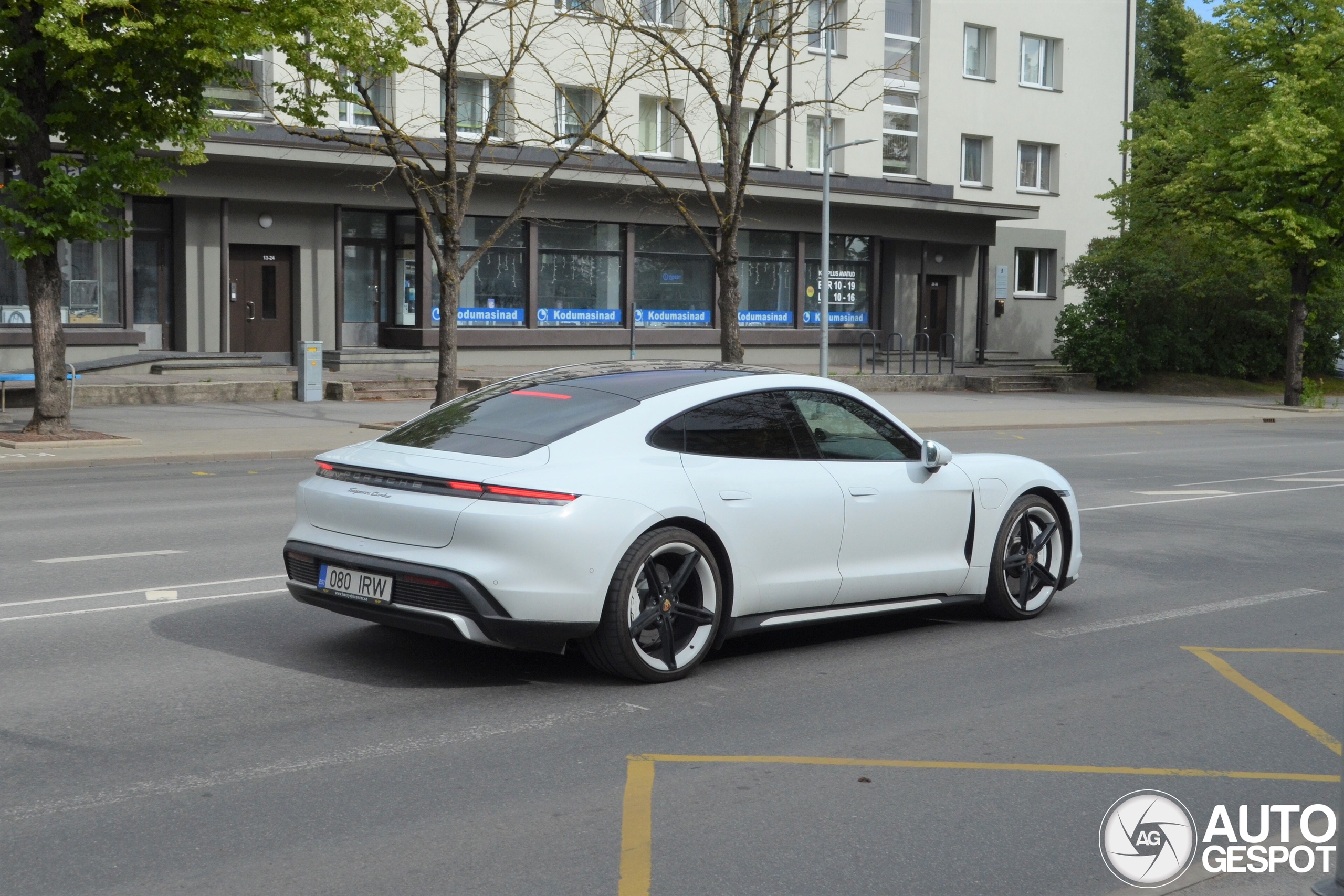 Porsche Taycan Turbo