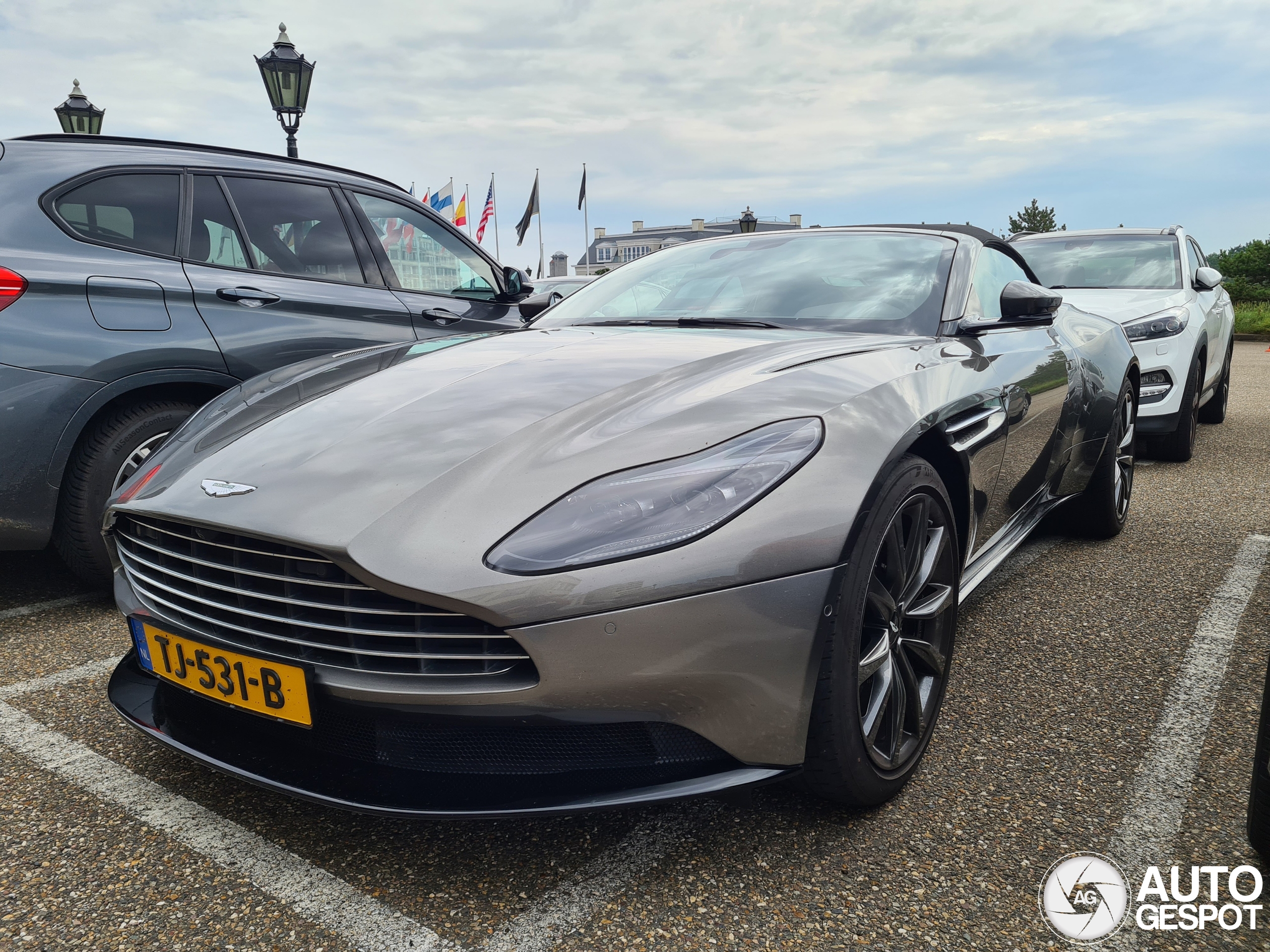 Aston Martin DB11 V8 Volante