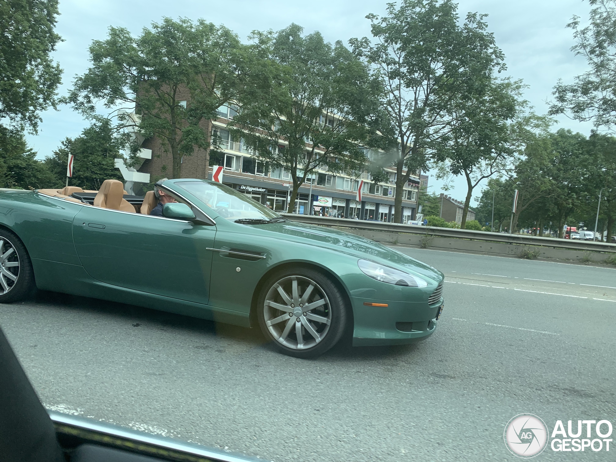 Aston Martin DB9 Volante