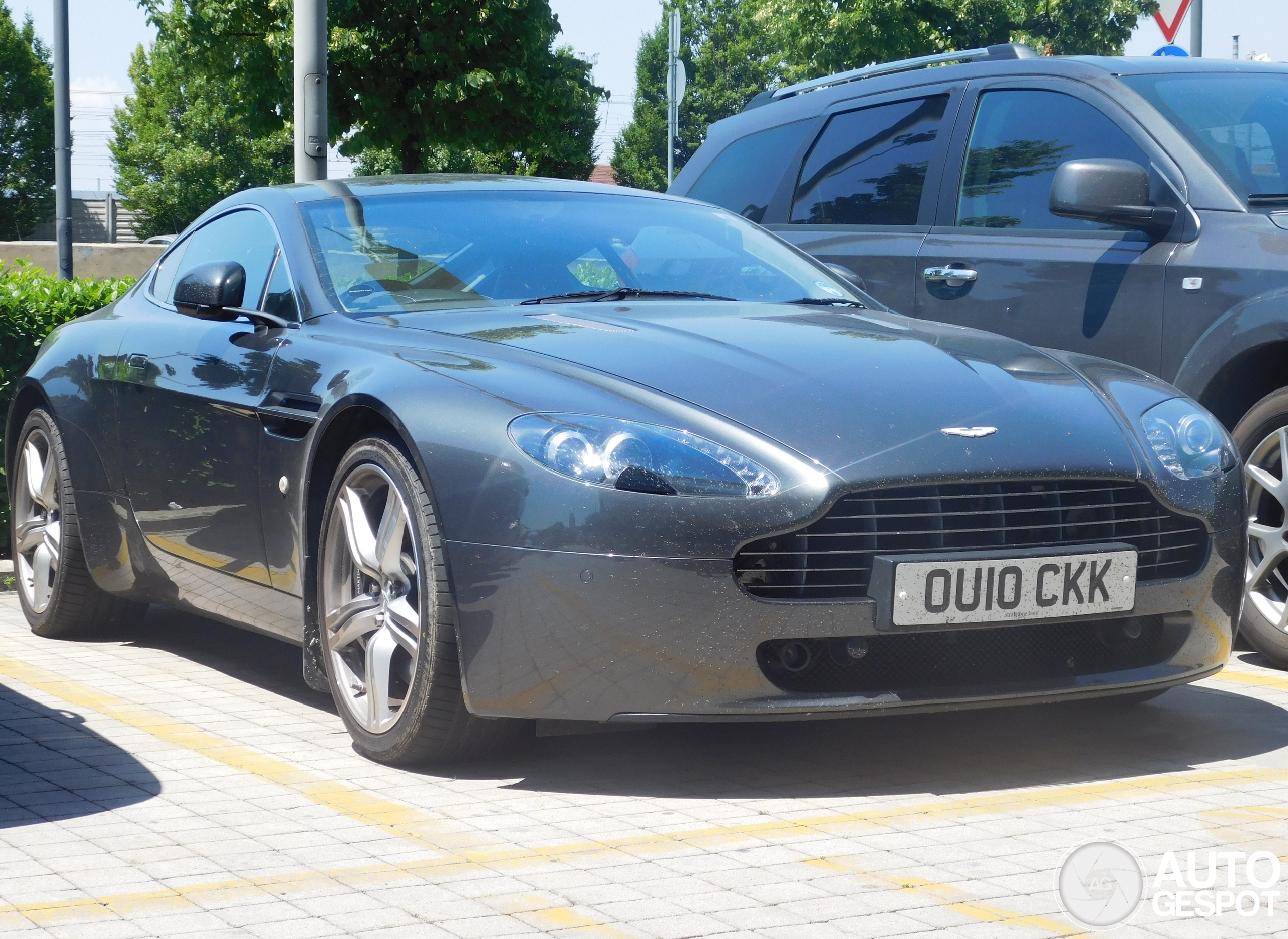 Aston Martin V8 Vantage