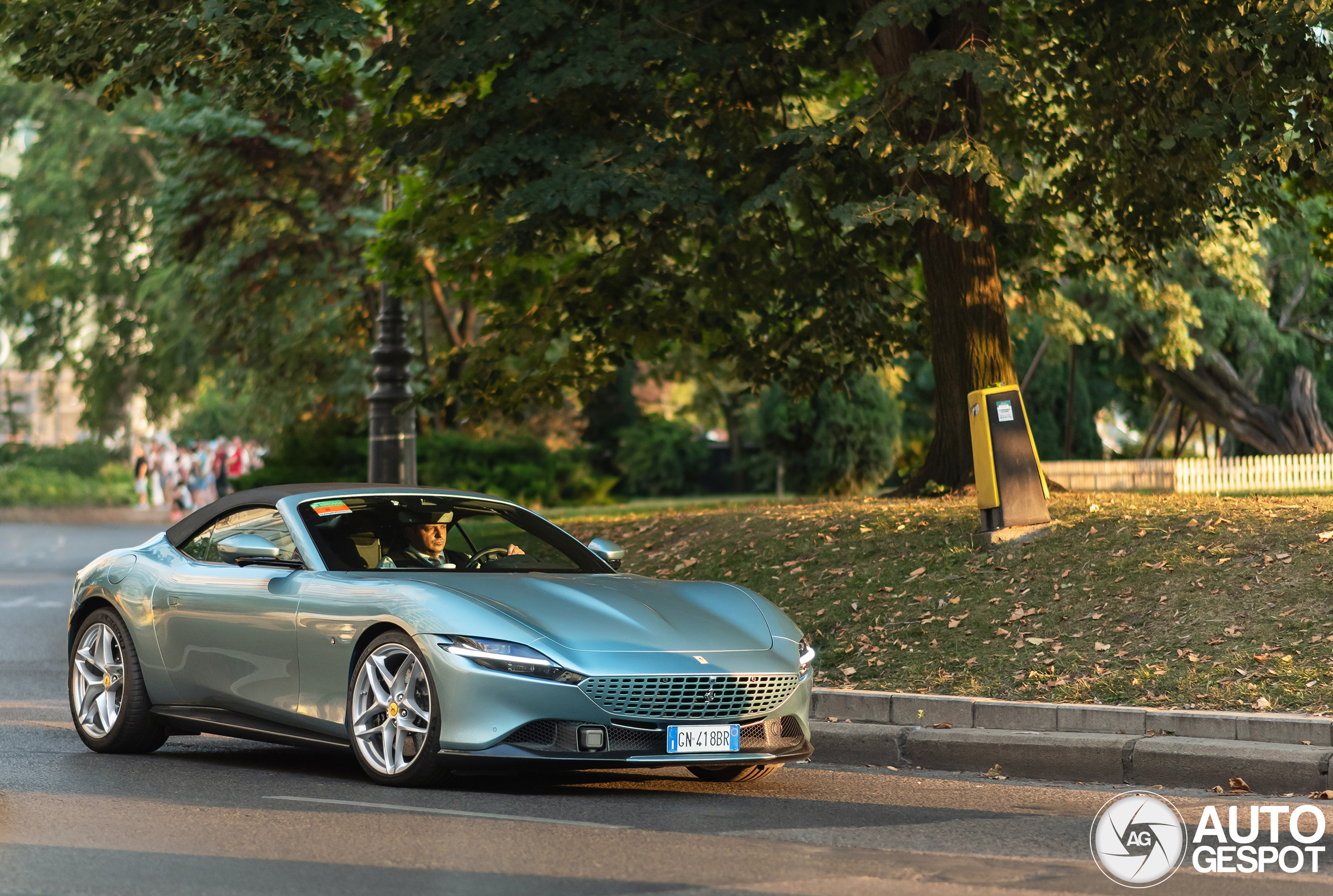 Ferrari Roma Spider