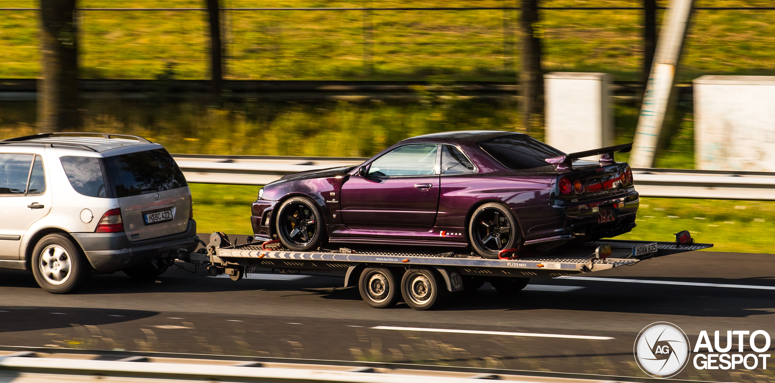 Nissan Skyline R34 GT-R V-Spec Midnight Purple Pearl II Special Color Limited Edition