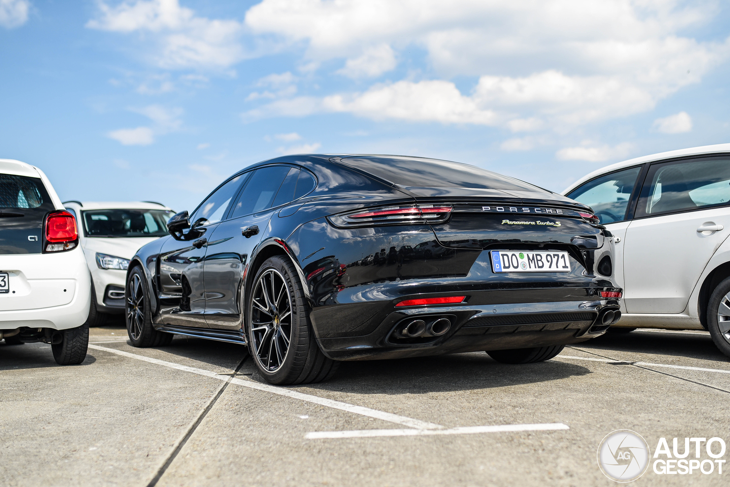 Porsche 971 Panamera Turbo S E-Hybrid