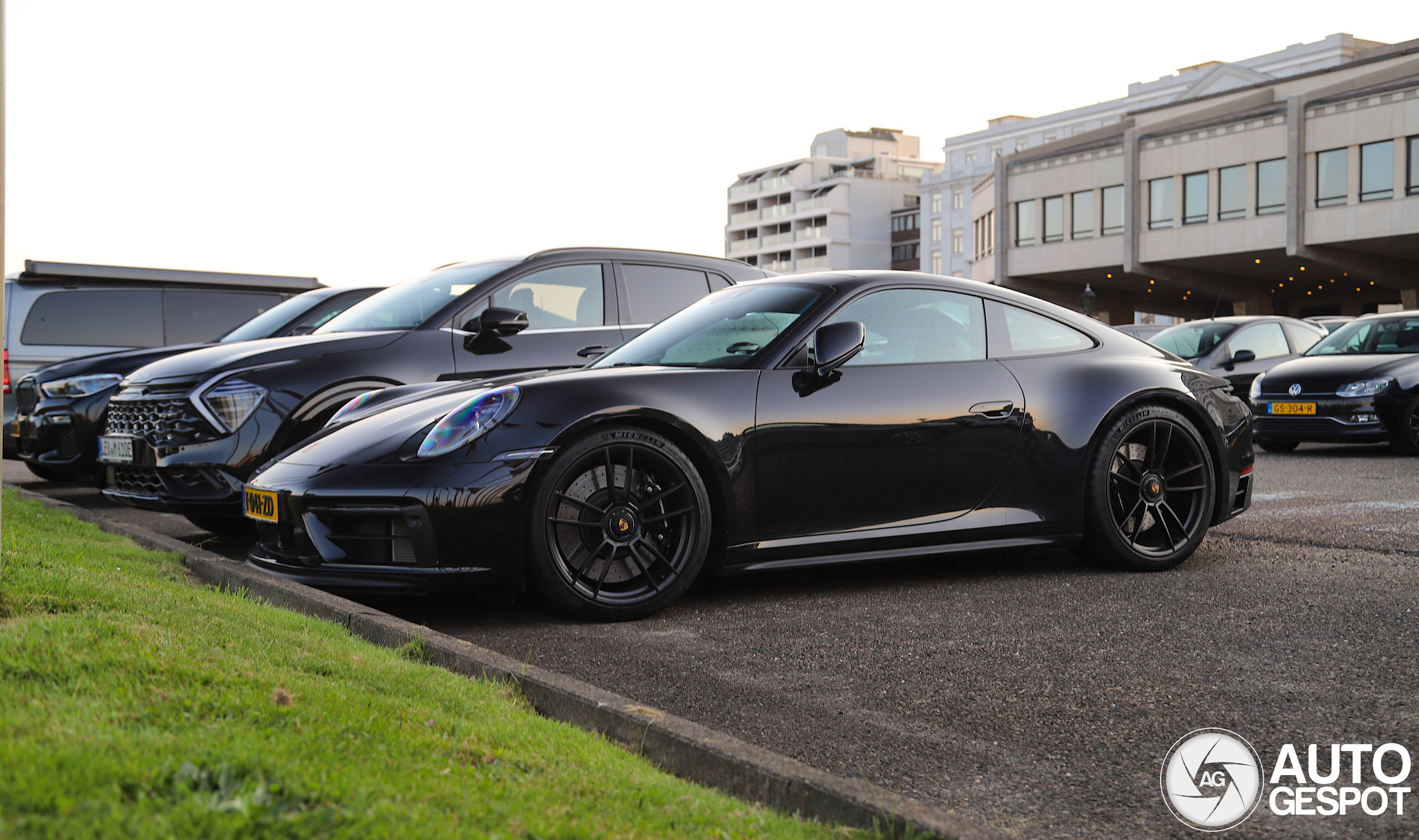 Porsche 992 Carrera 4 GTS