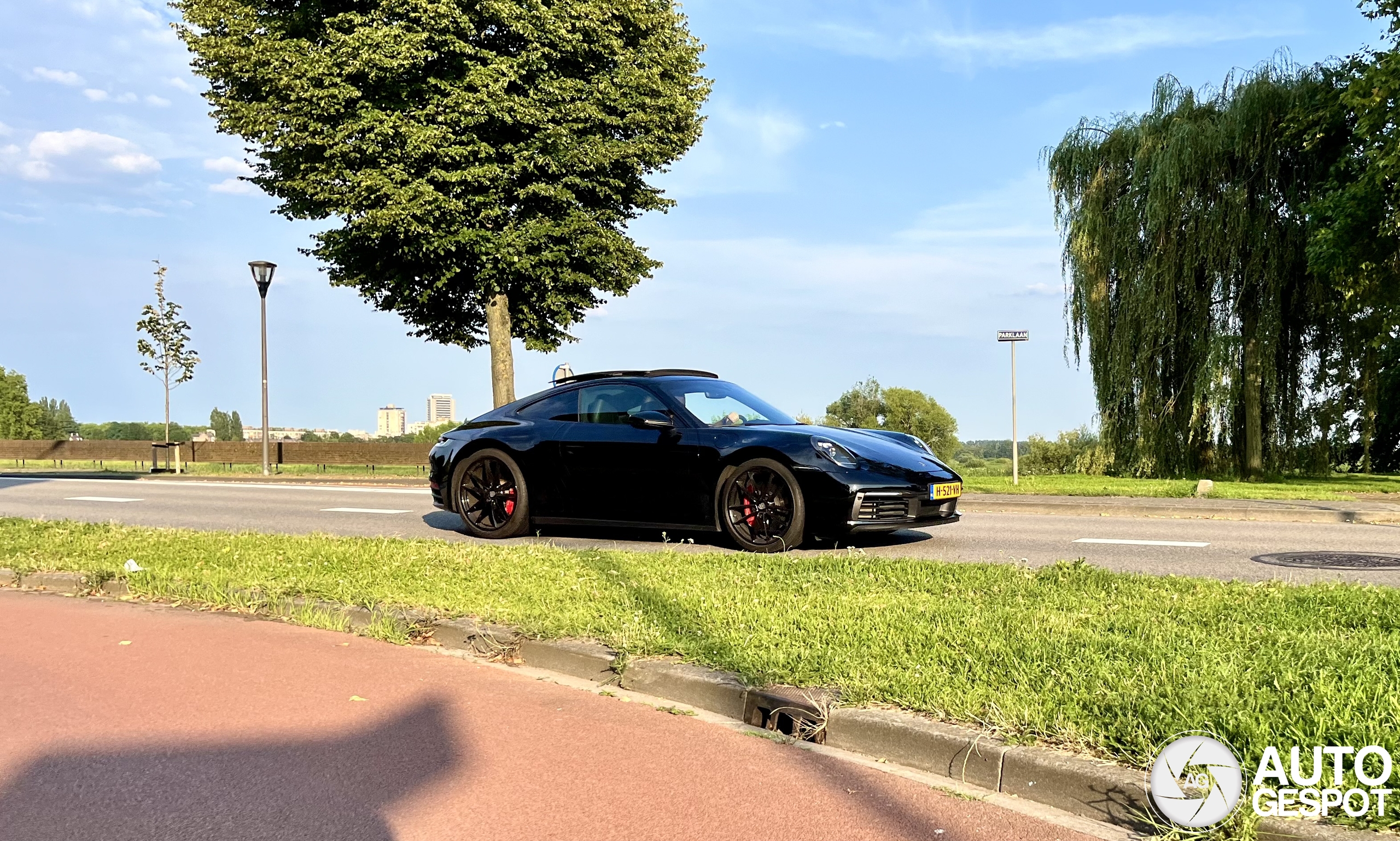 Porsche 992 Carrera 4S