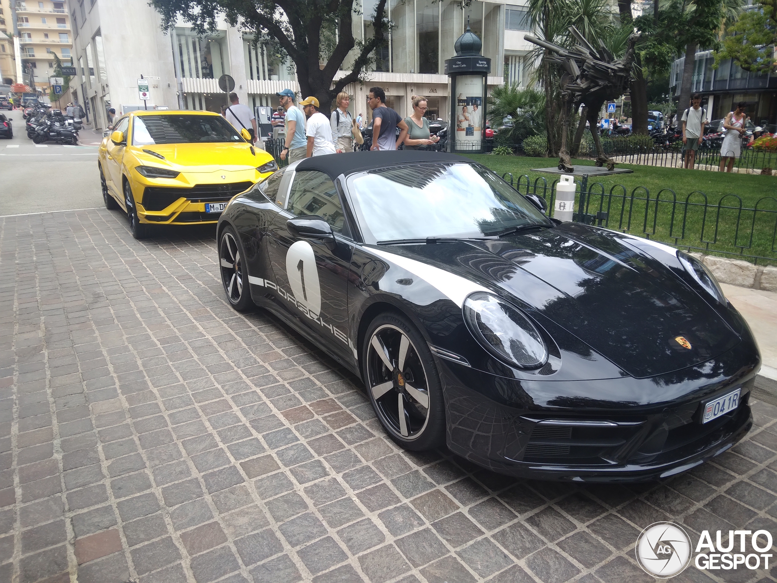 Porsche 992 Targa 4S Heritage Design Edition