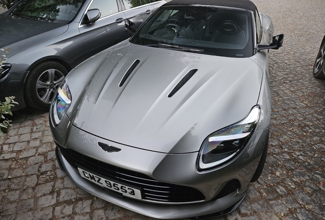 Aston Martin DB12 Volante