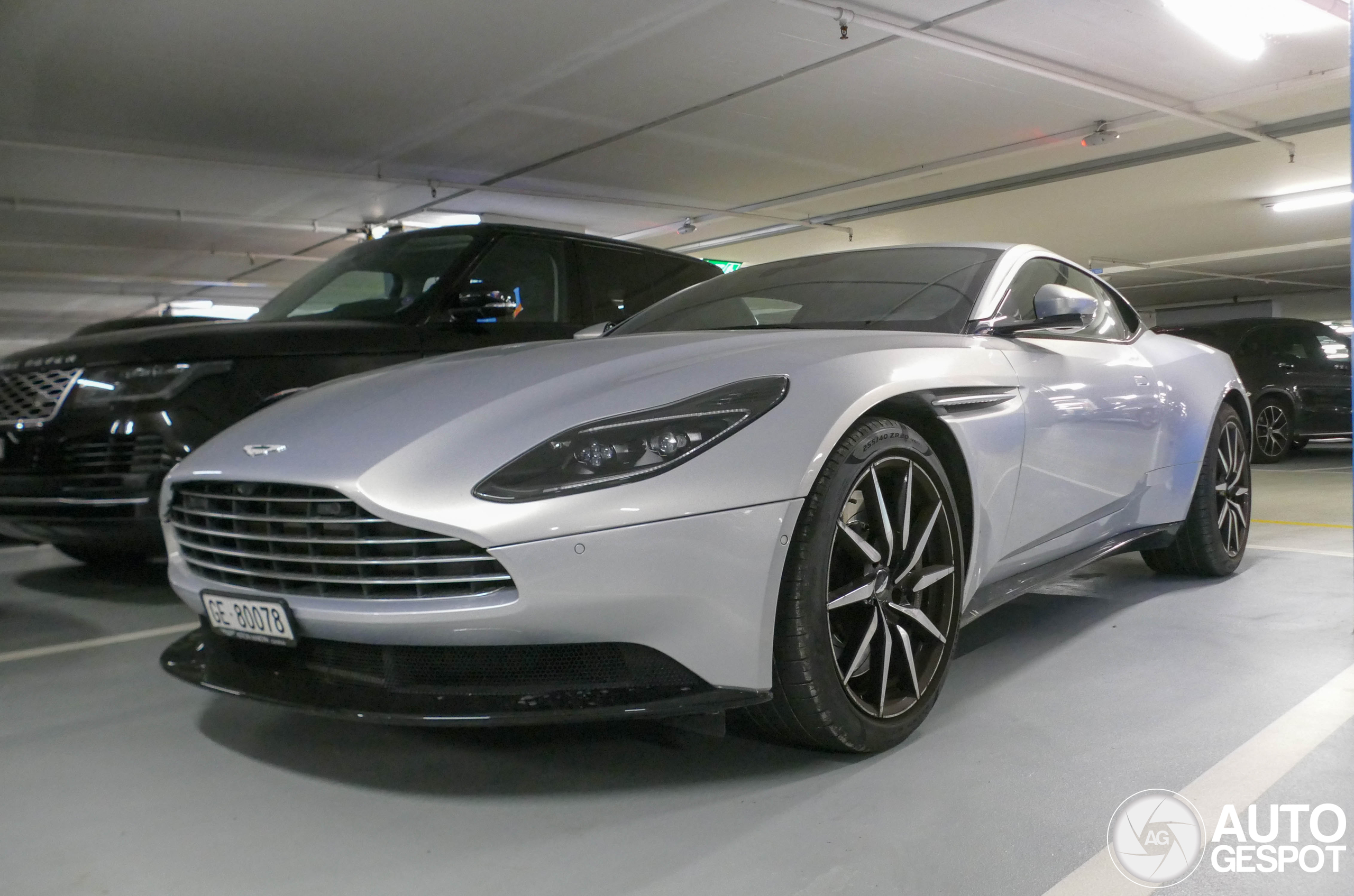 Aston Martin DB11 V8