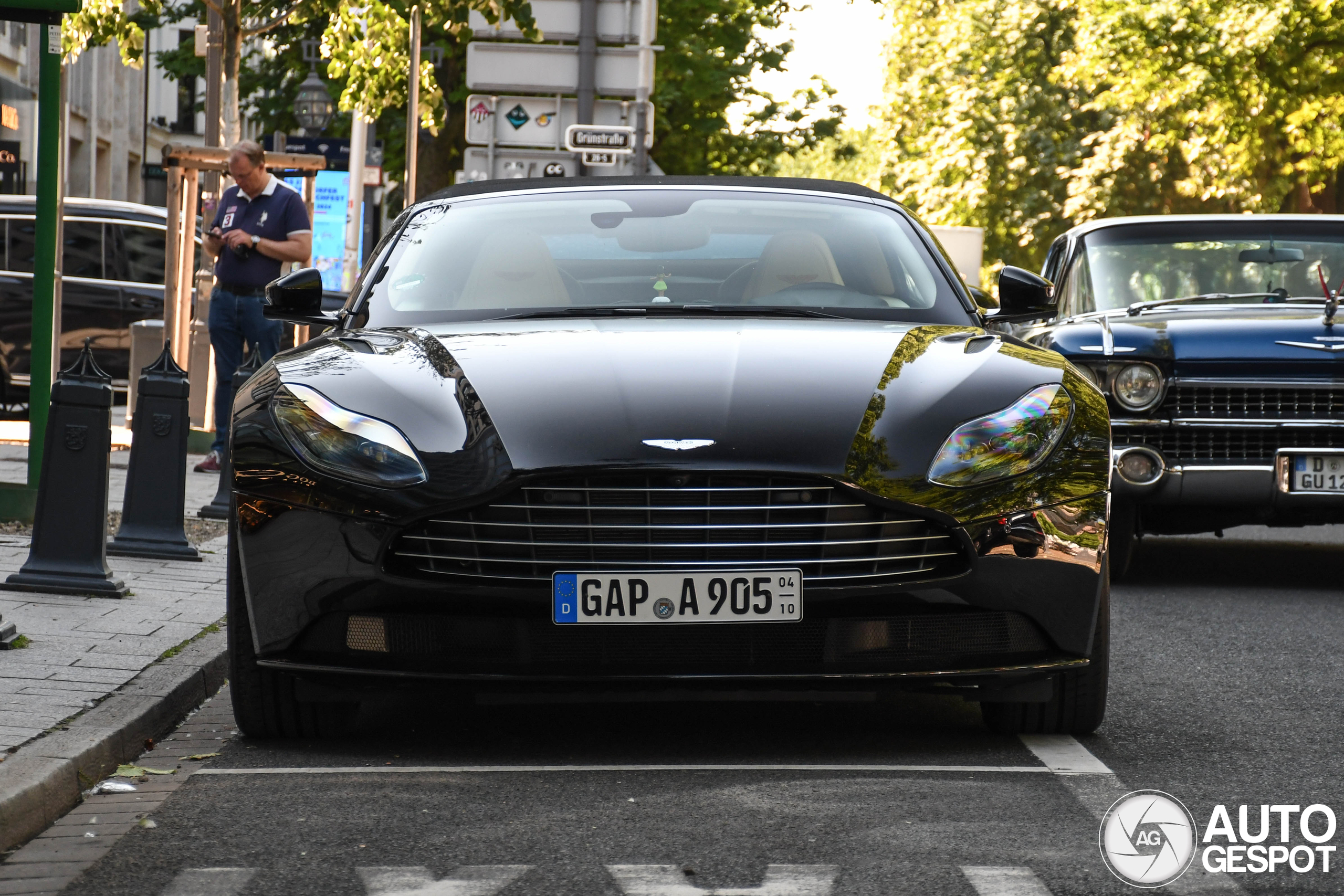 Aston Martin DB11 V8 Volante