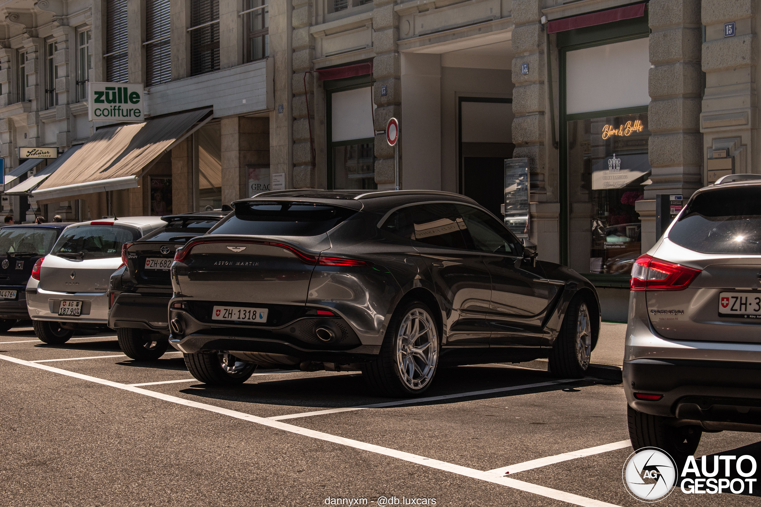 Aston Martin DBX