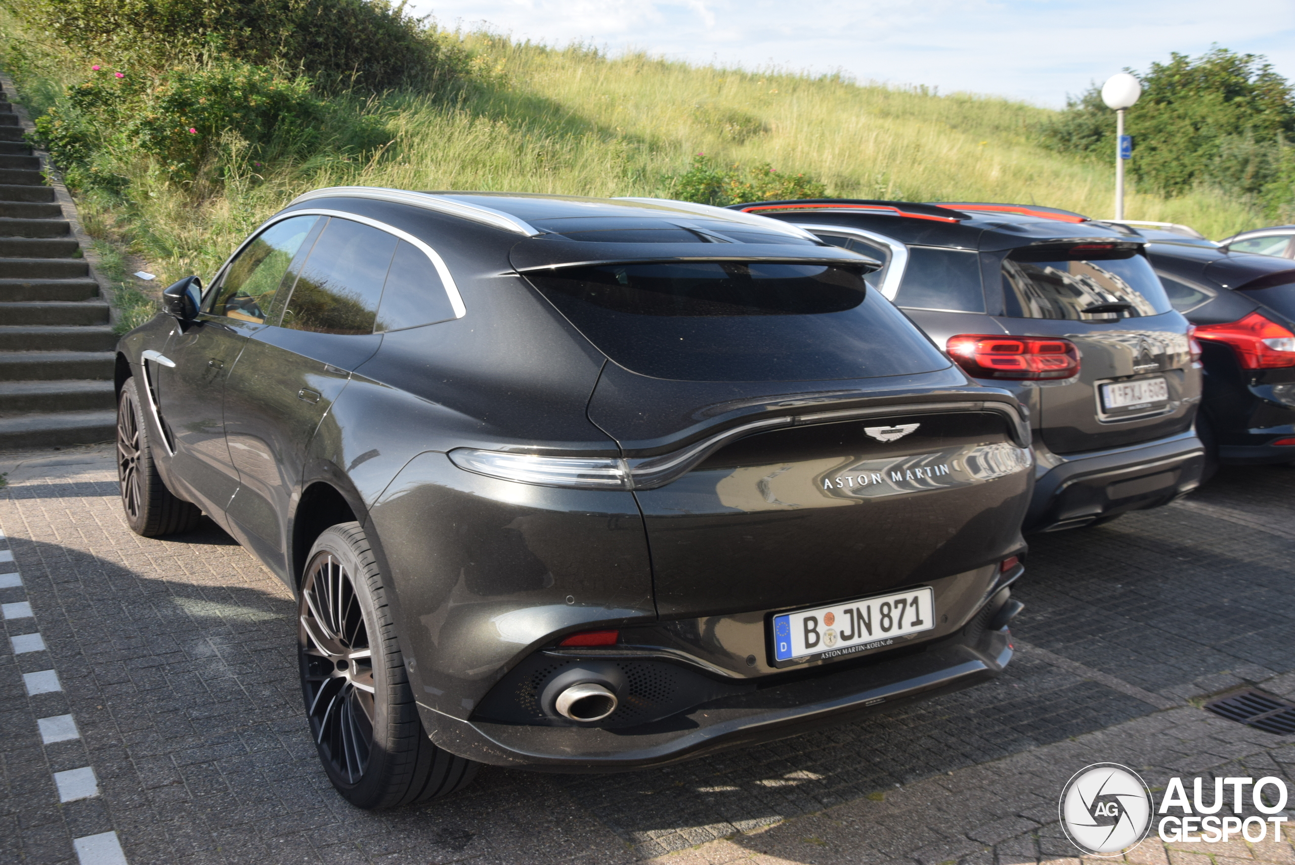 Aston Martin DBX