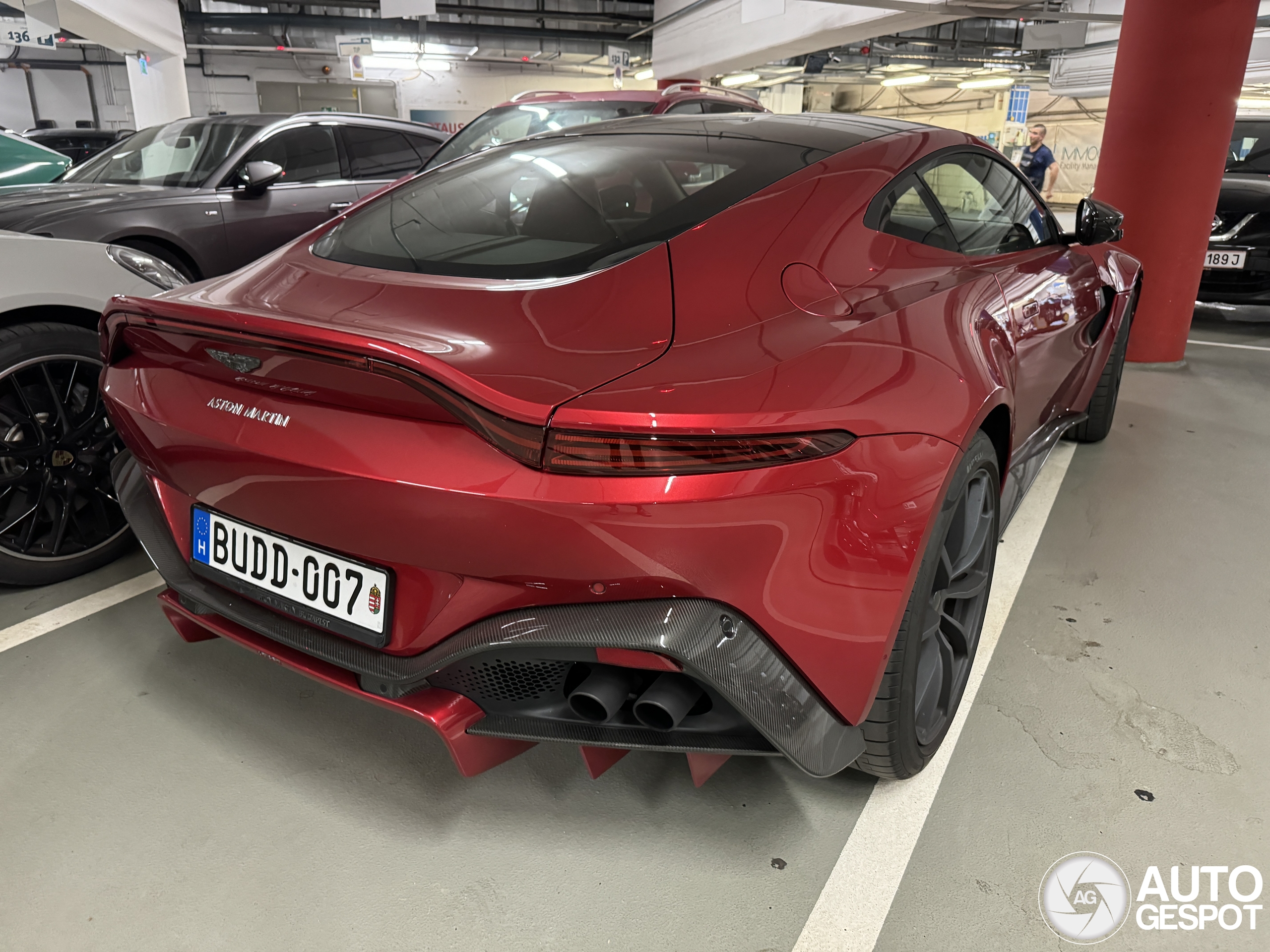 Aston Martin V8 Vantage 2018