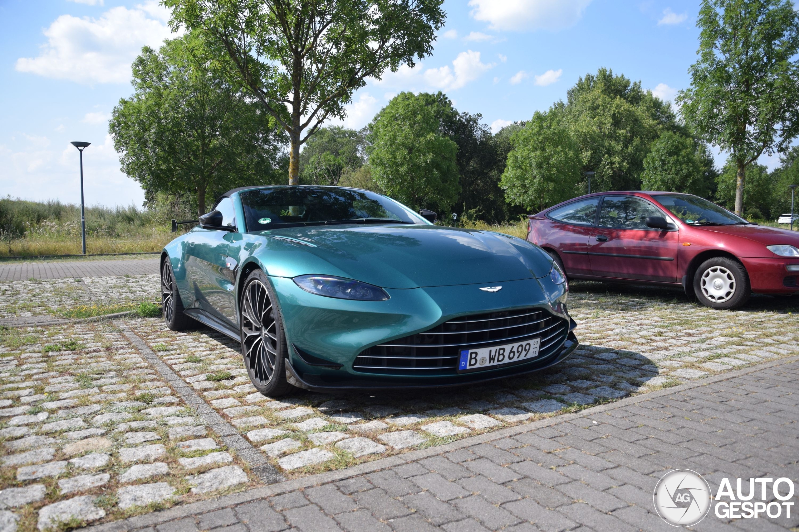 Aston Martin V8 Vantage Formula 1 Edition Roadster