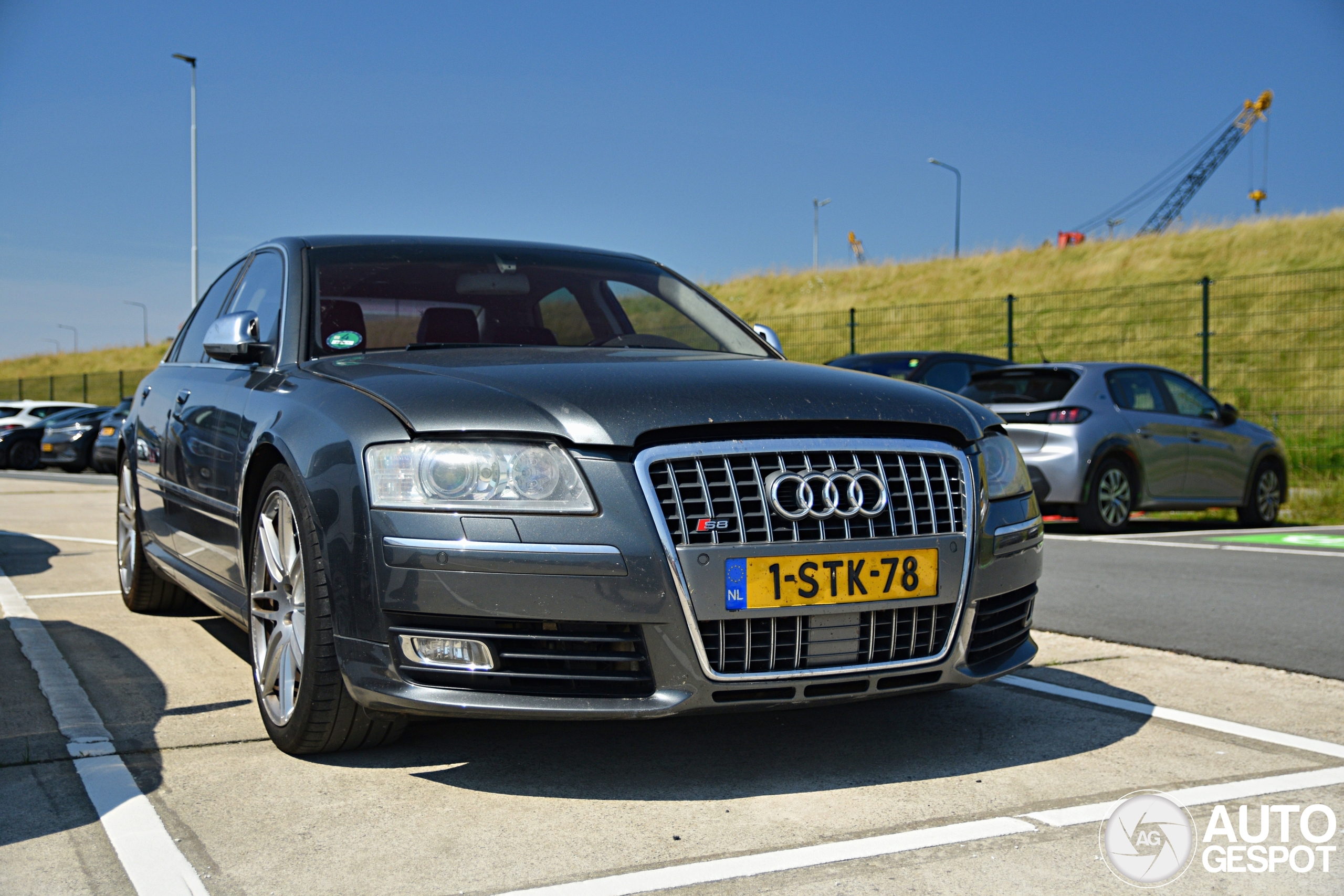 Audi S8 D3