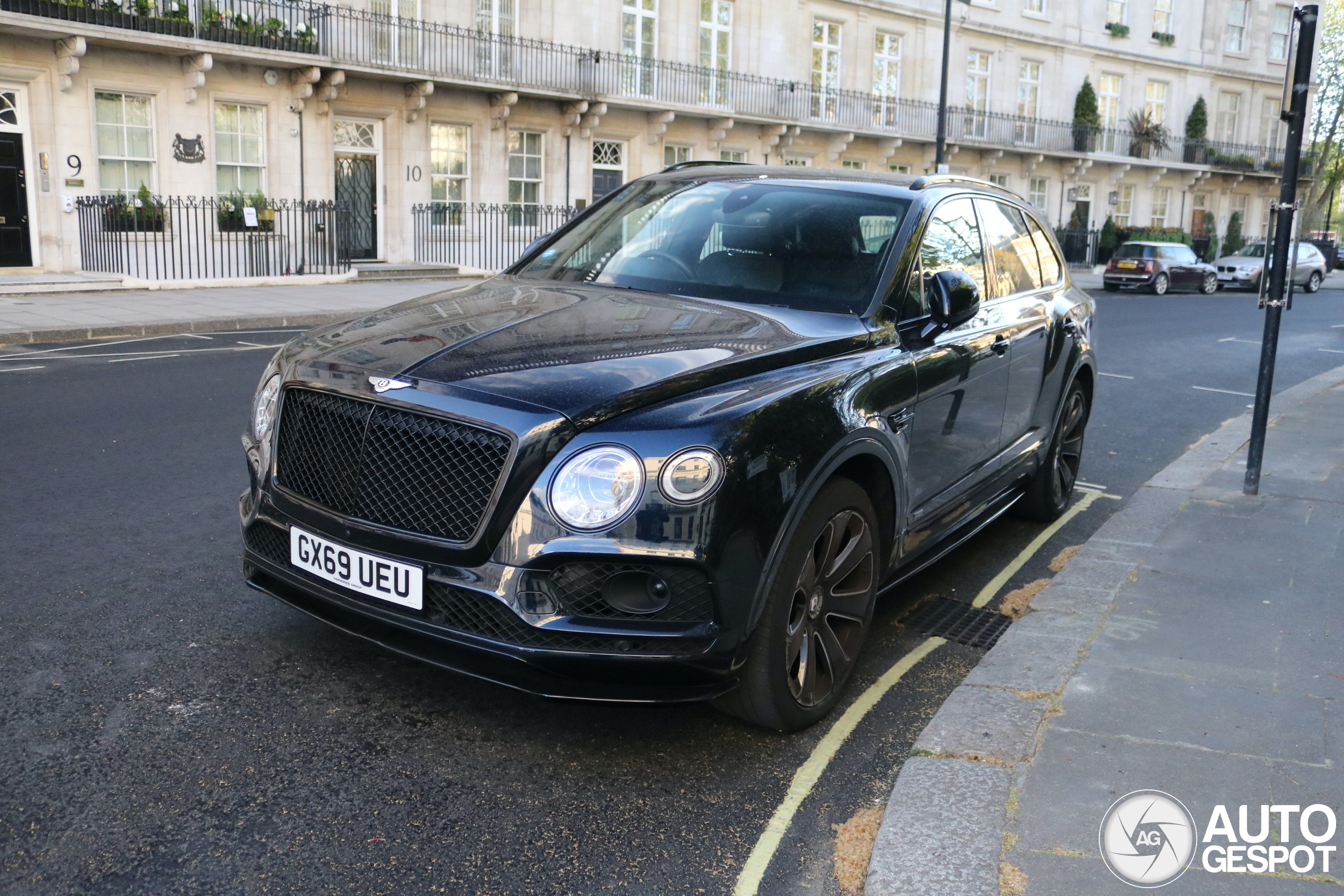 Bentley Bentayga V8 Design Series