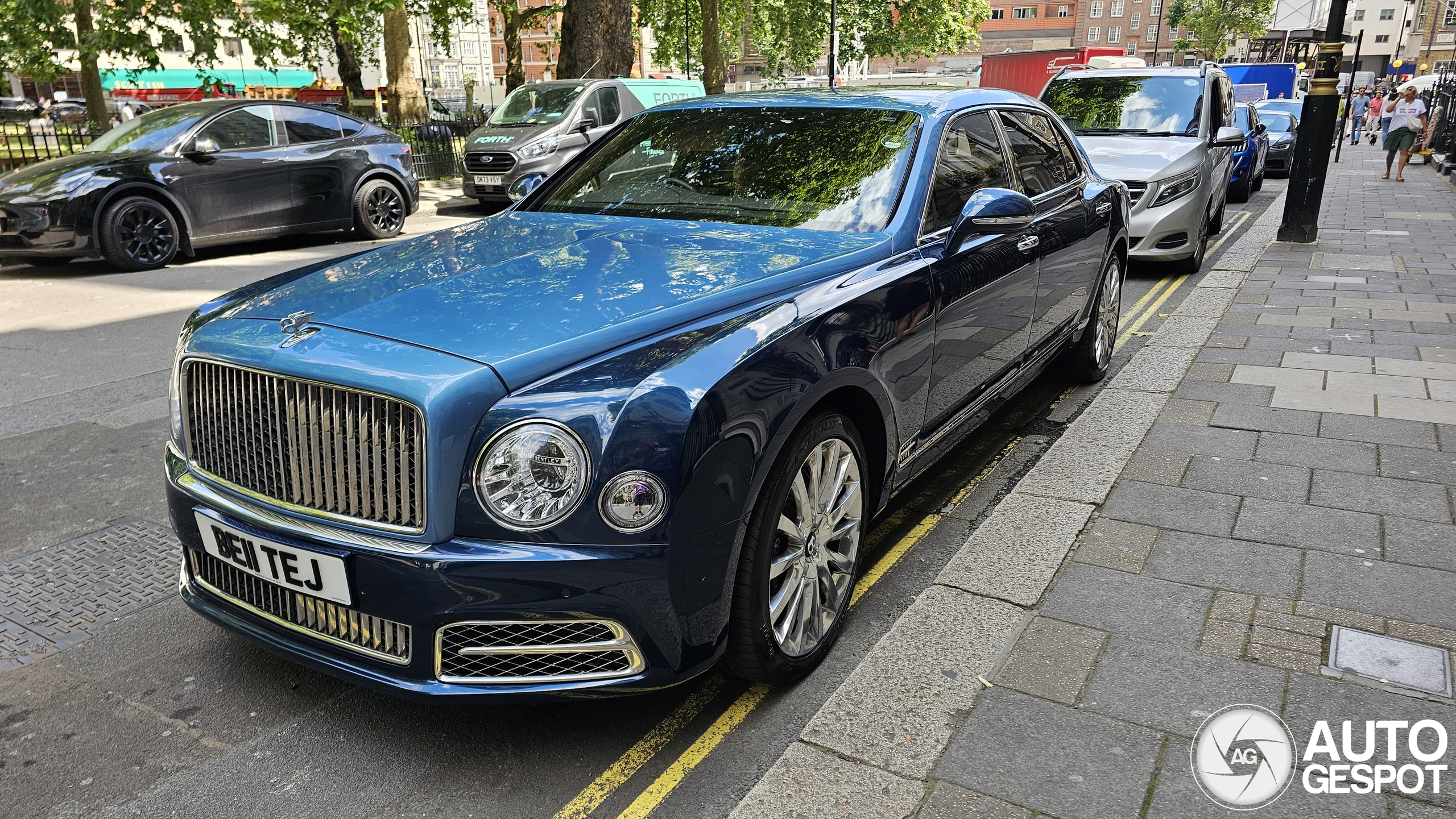 Bentley Mulsanne EWB 2016