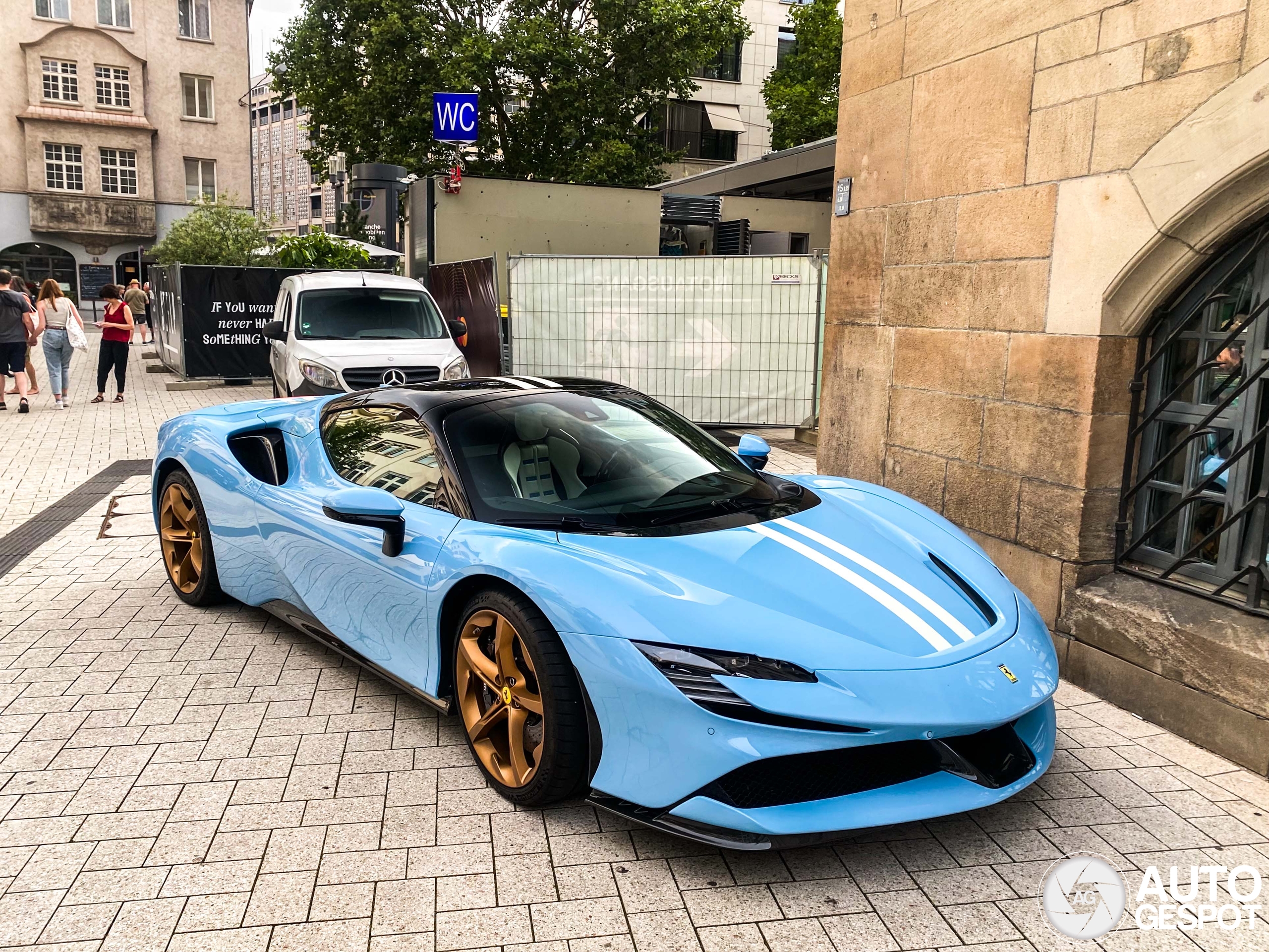 Ferrari SF90 Spider