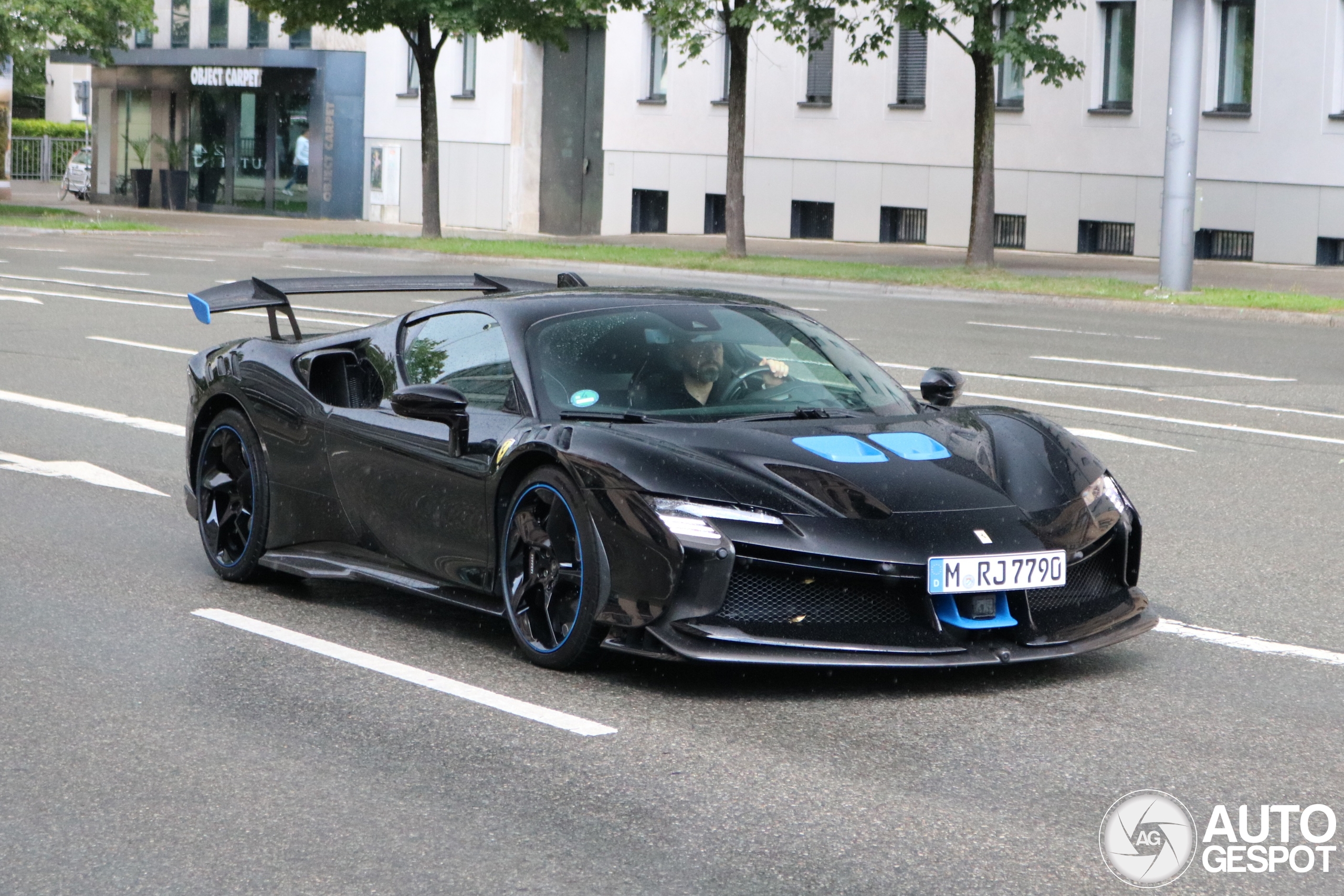 Nu dan echt de eerste particuliere Ferrari SF90 Spider XX Stradale