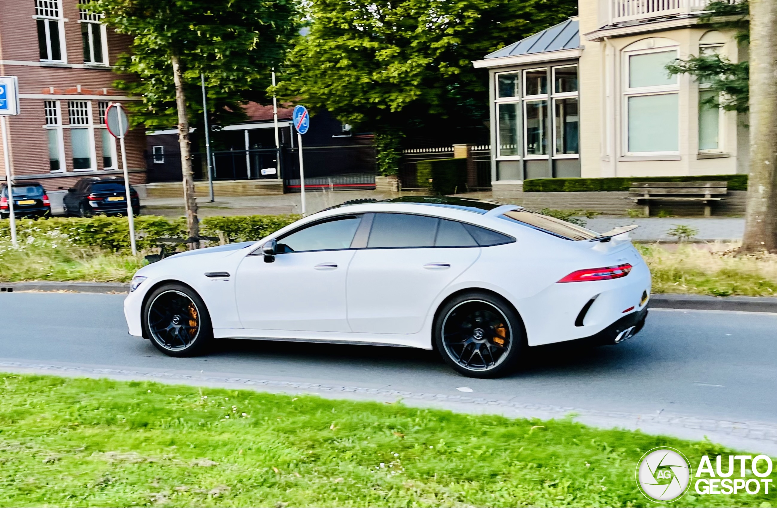 Mercedes-AMG GT 63 S X290