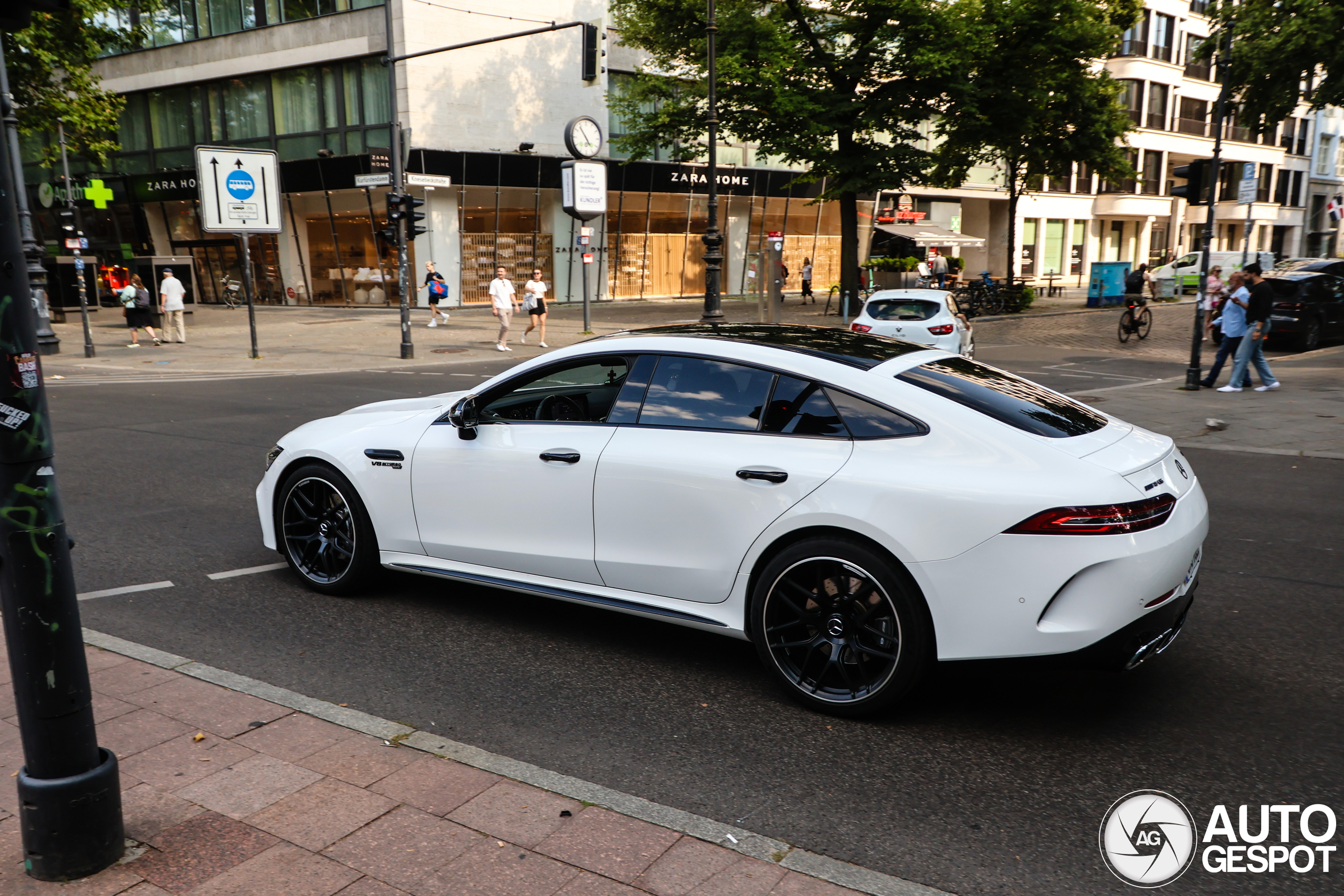 Mercedes-AMG GT 63 S X290