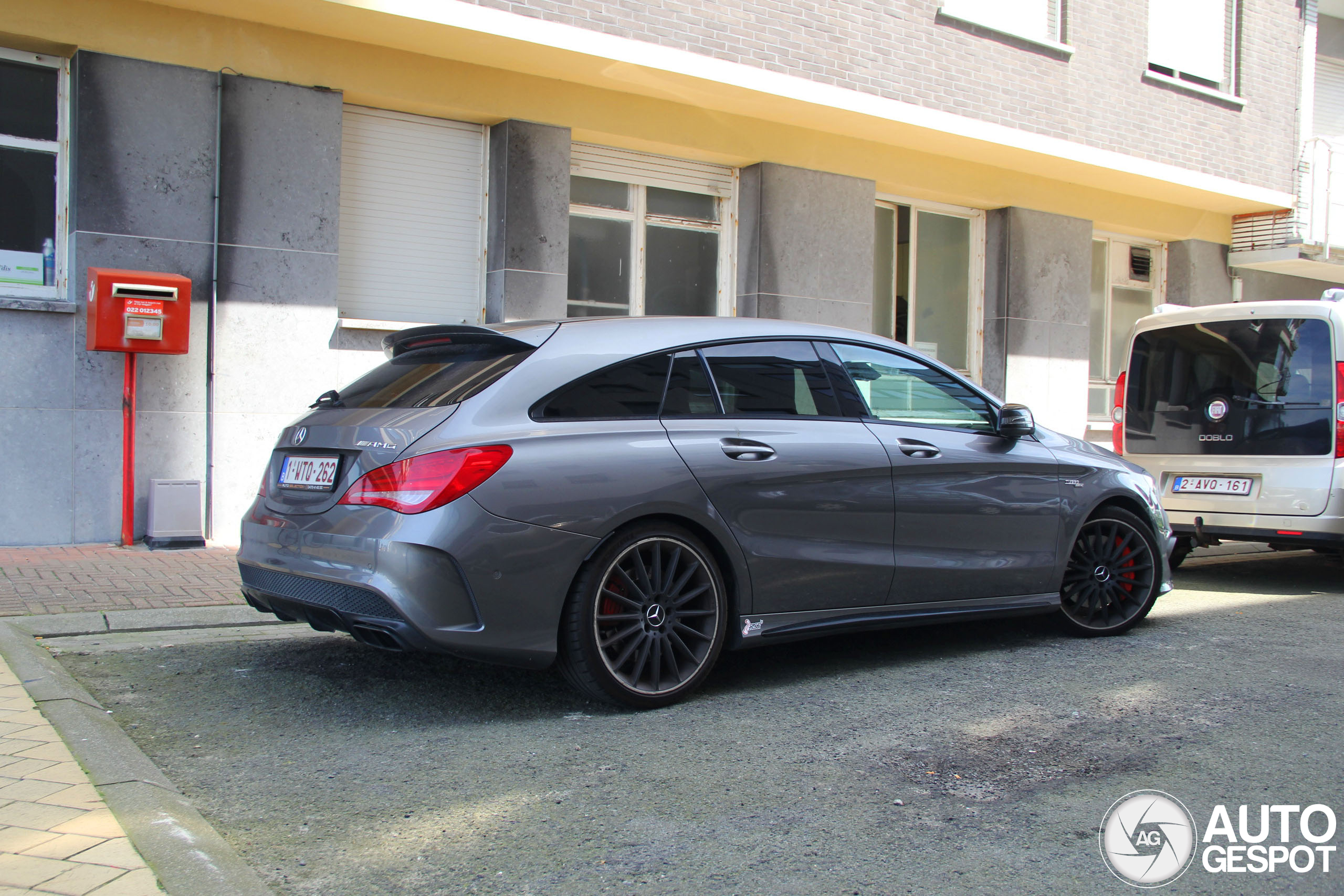 Mercedes-Benz CLA 45 AMG Shooting Brake