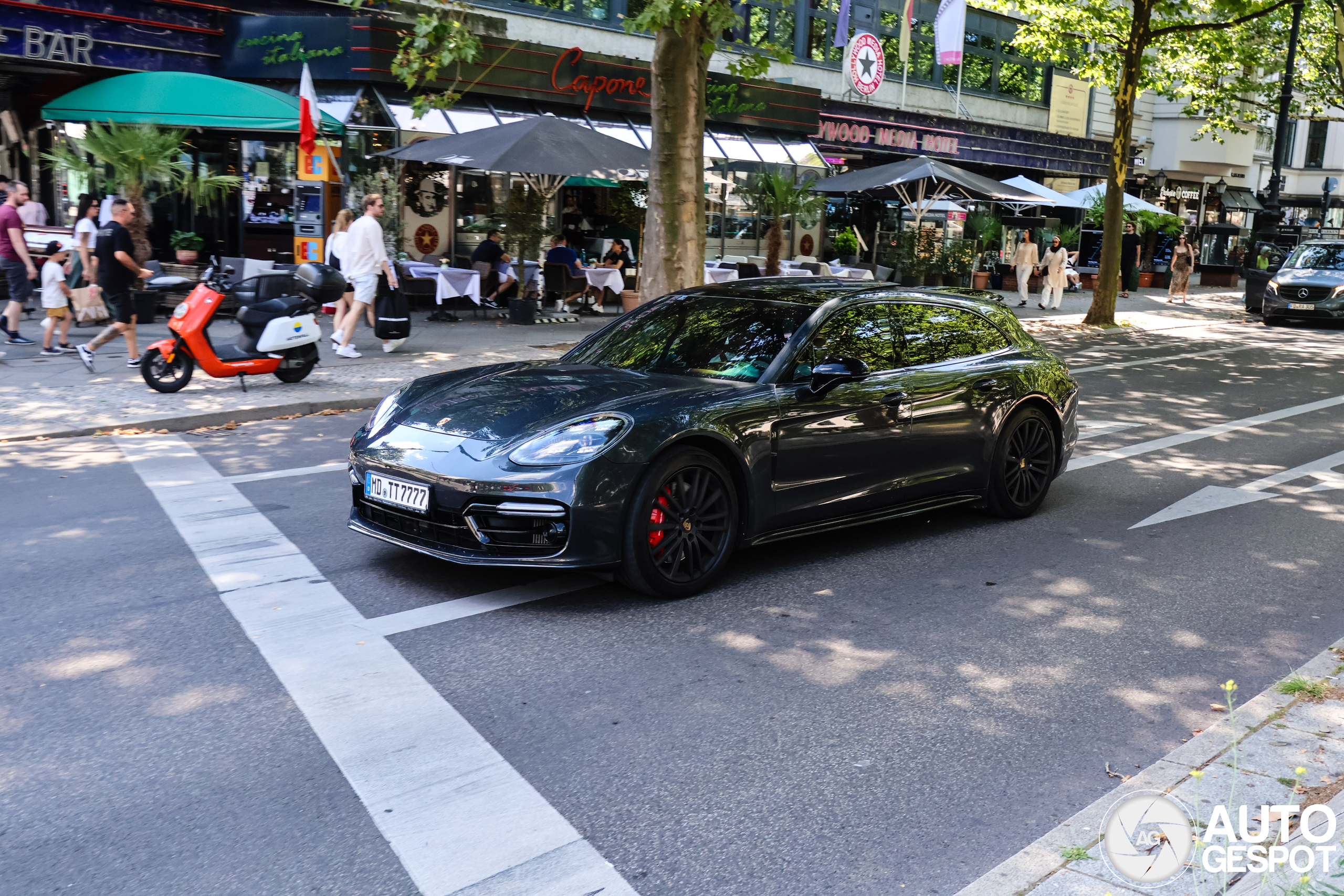 Porsche 971 Panamera GTS Sport Turismo