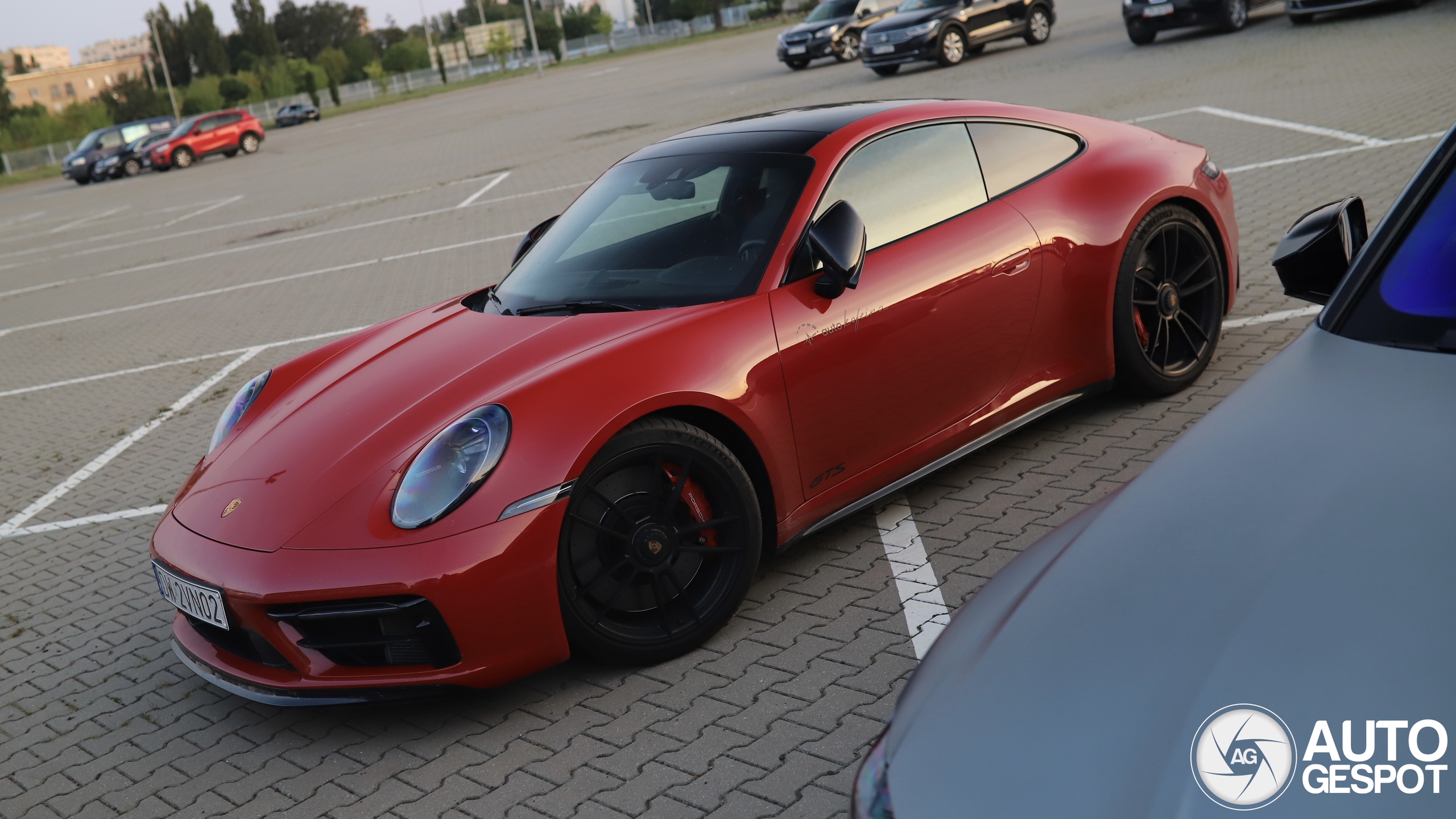 Porsche 992 Carrera 4 GTS