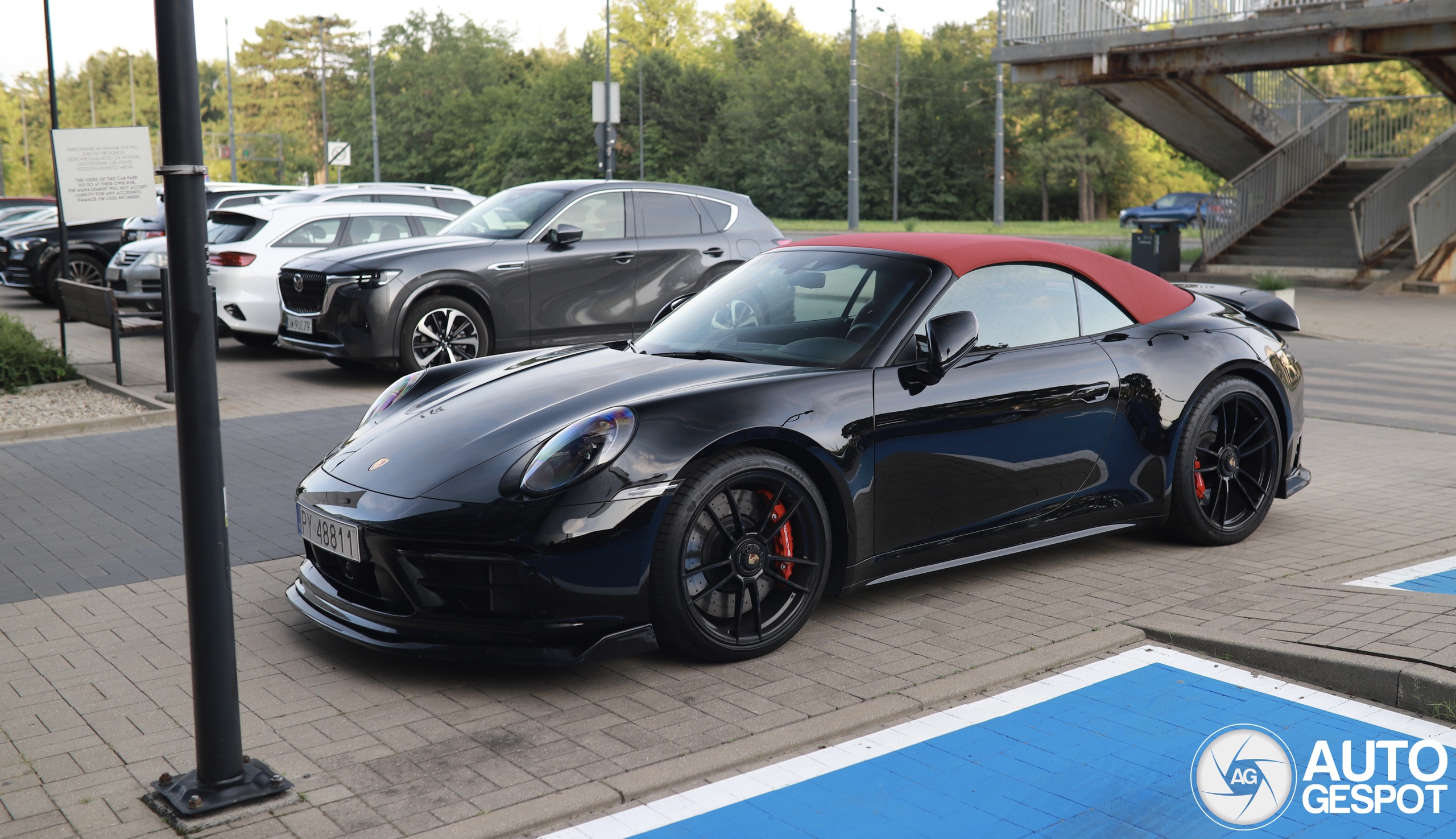 Porsche 992 Carrera 4 GTS Cabriolet