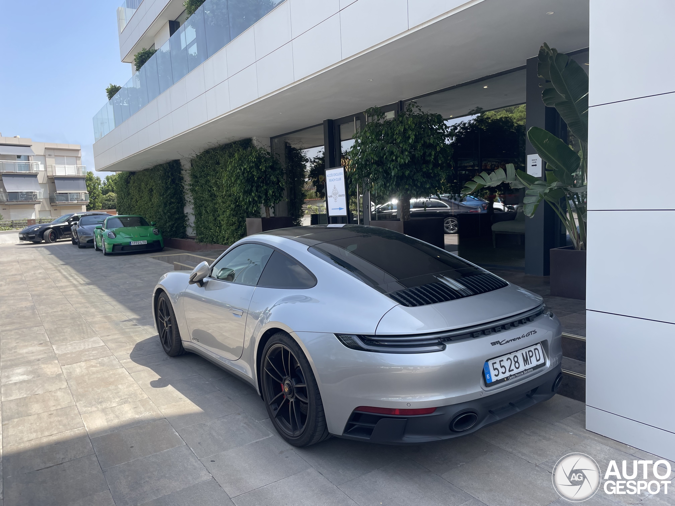 Porsche 992 Carrera 4 GTS