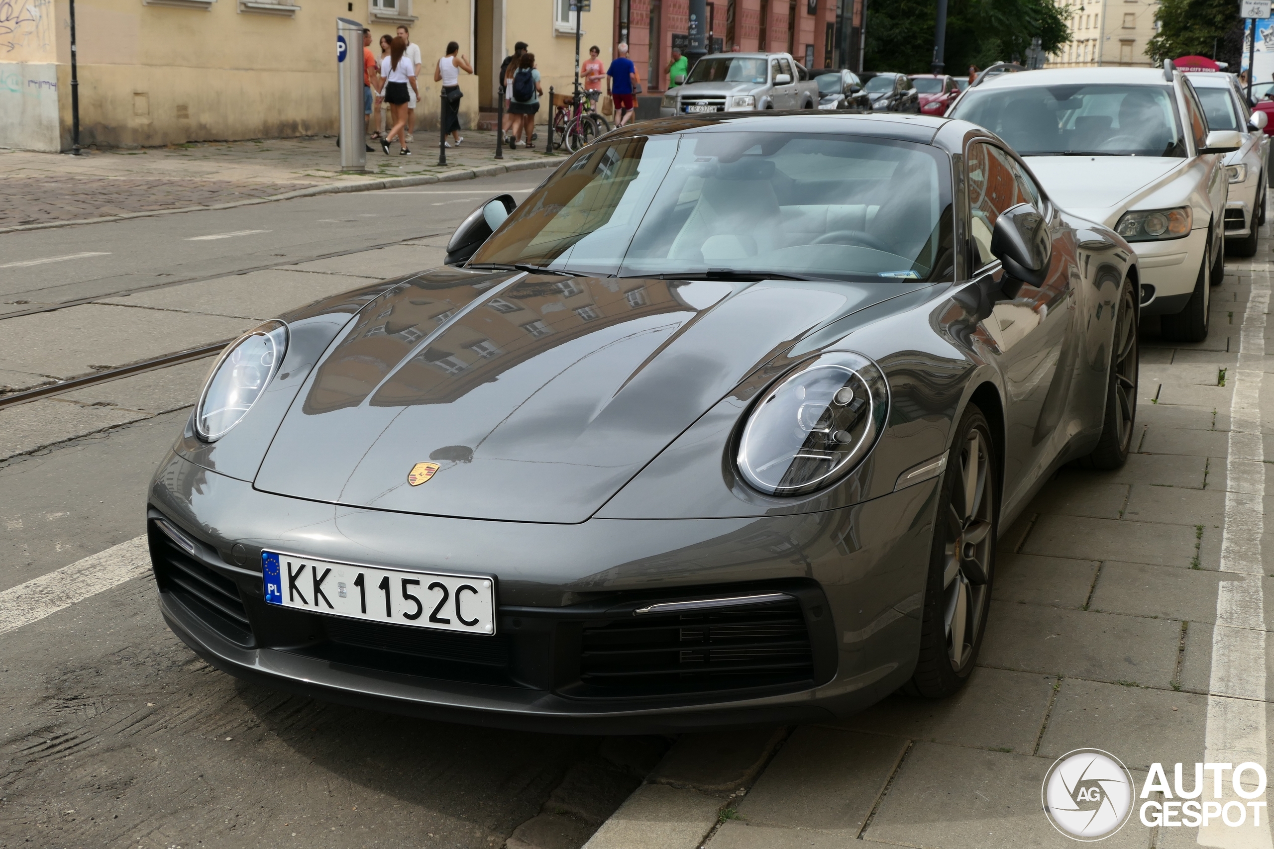 Porsche 992 Carrera 4S