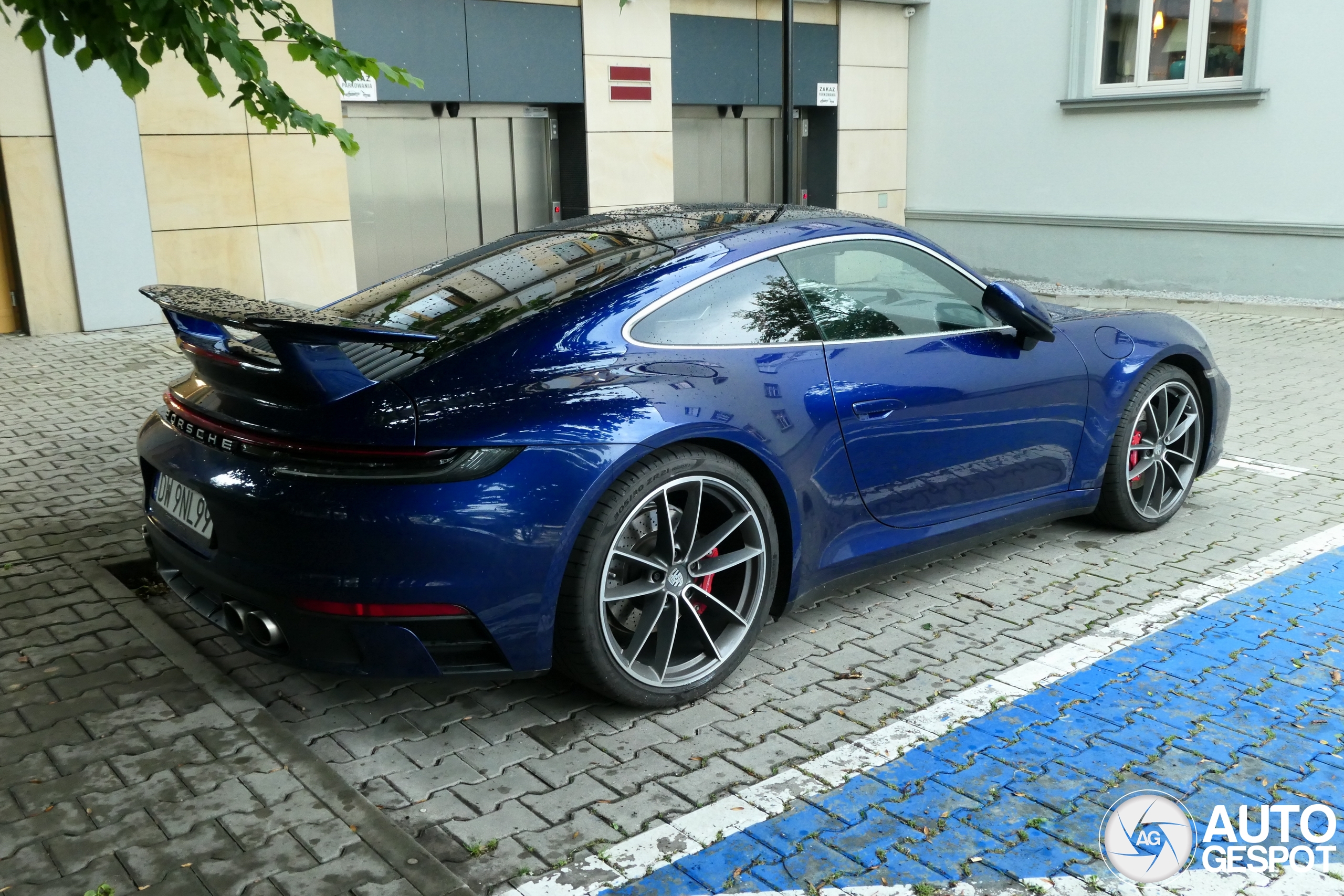 Porsche 992 Carrera 4S