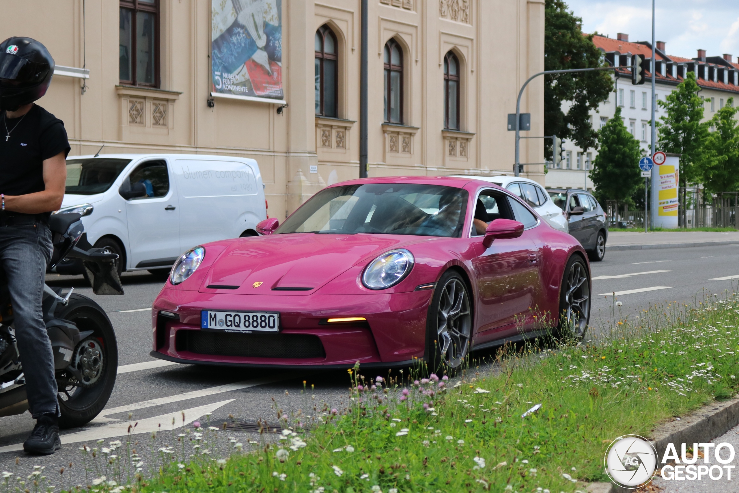 Porsche 992 GT3 Touring