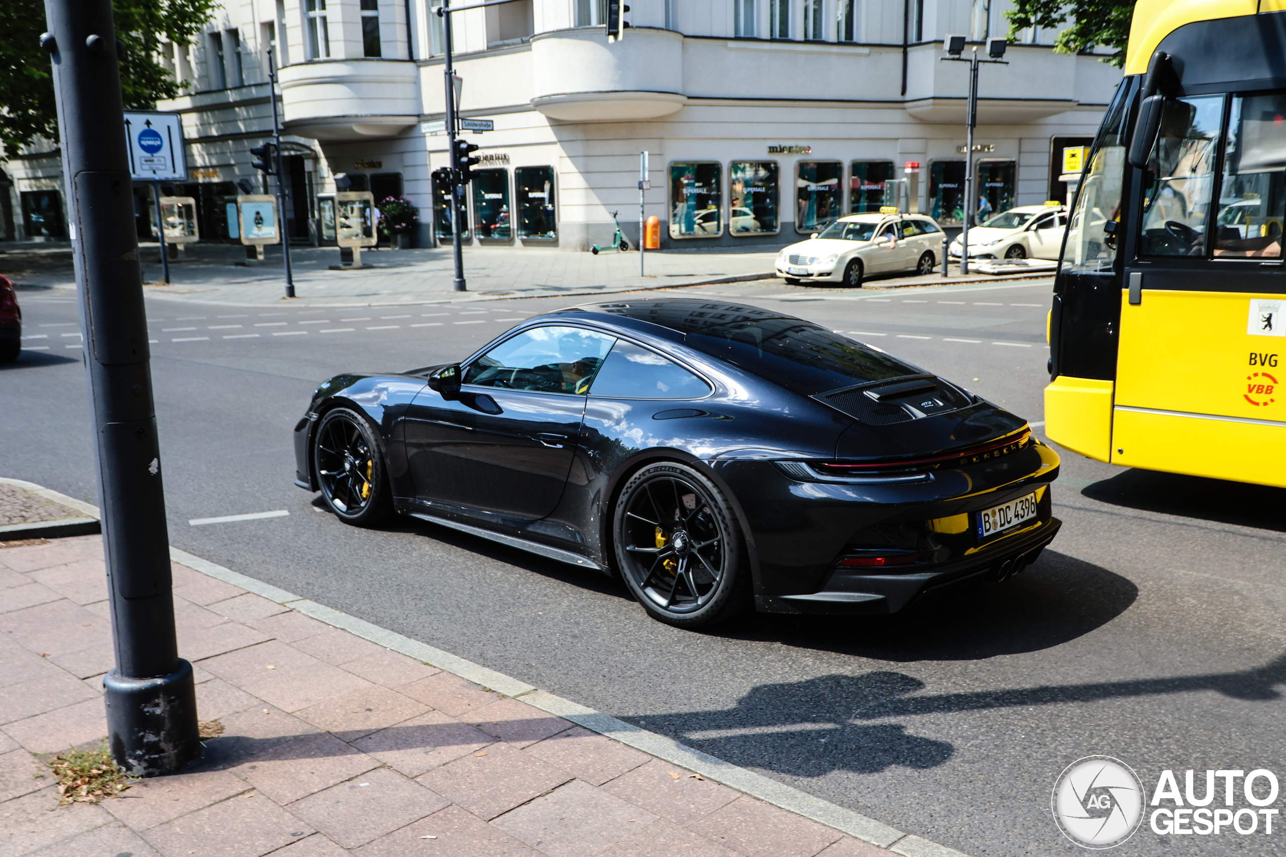 Porsche 992 GT3 Touring