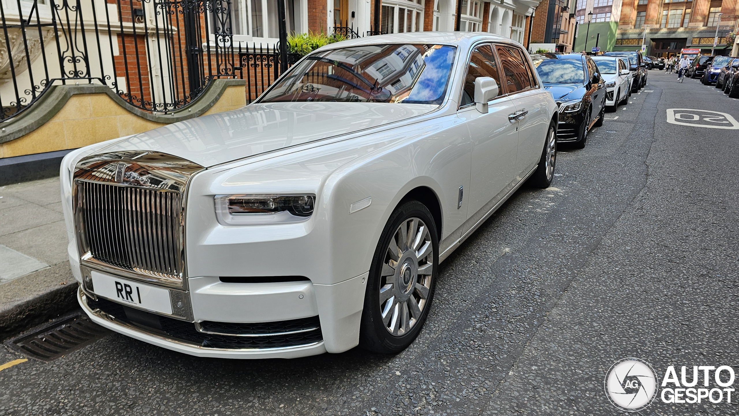 Rolls-Royce Phantom VIII EWB