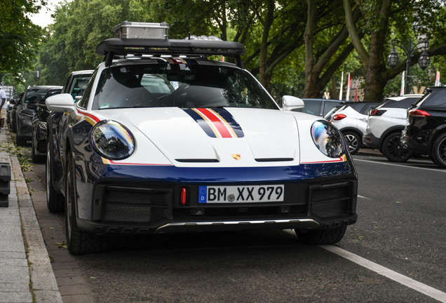 Porsche 992 Dakar