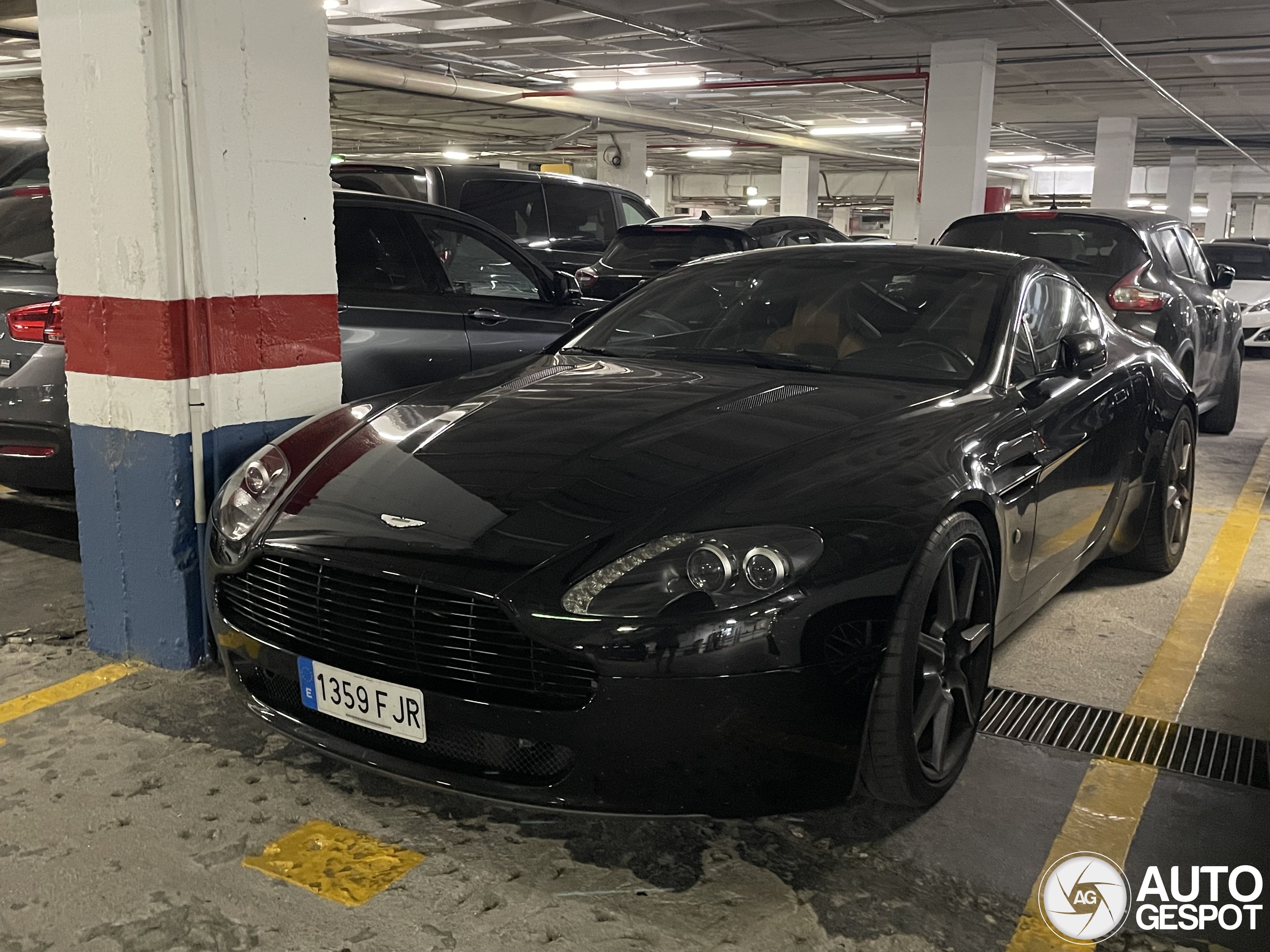 Aston Martin V8 Vantage