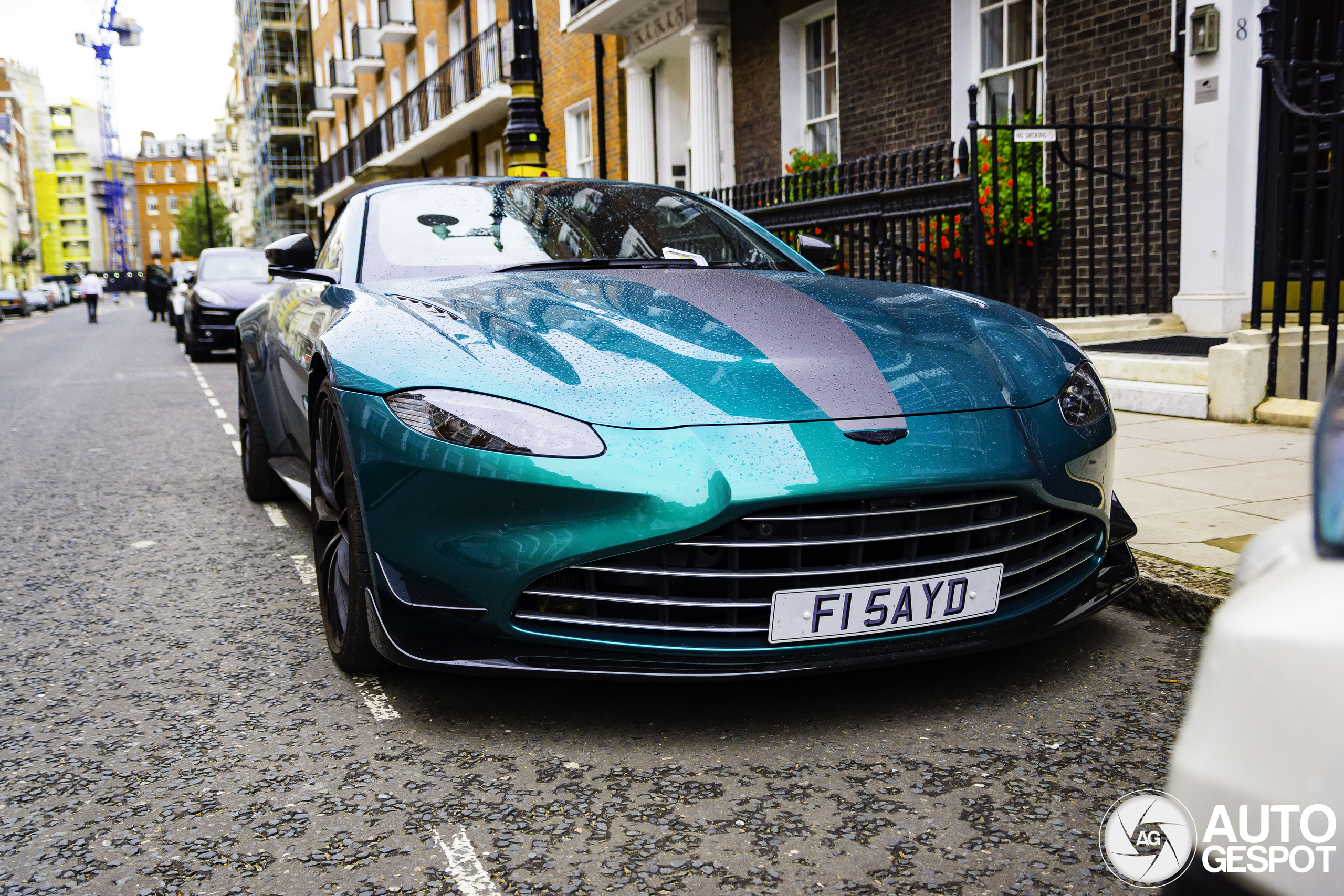 Aston Martin V8 Vantage Formula 1 Edition Roadster