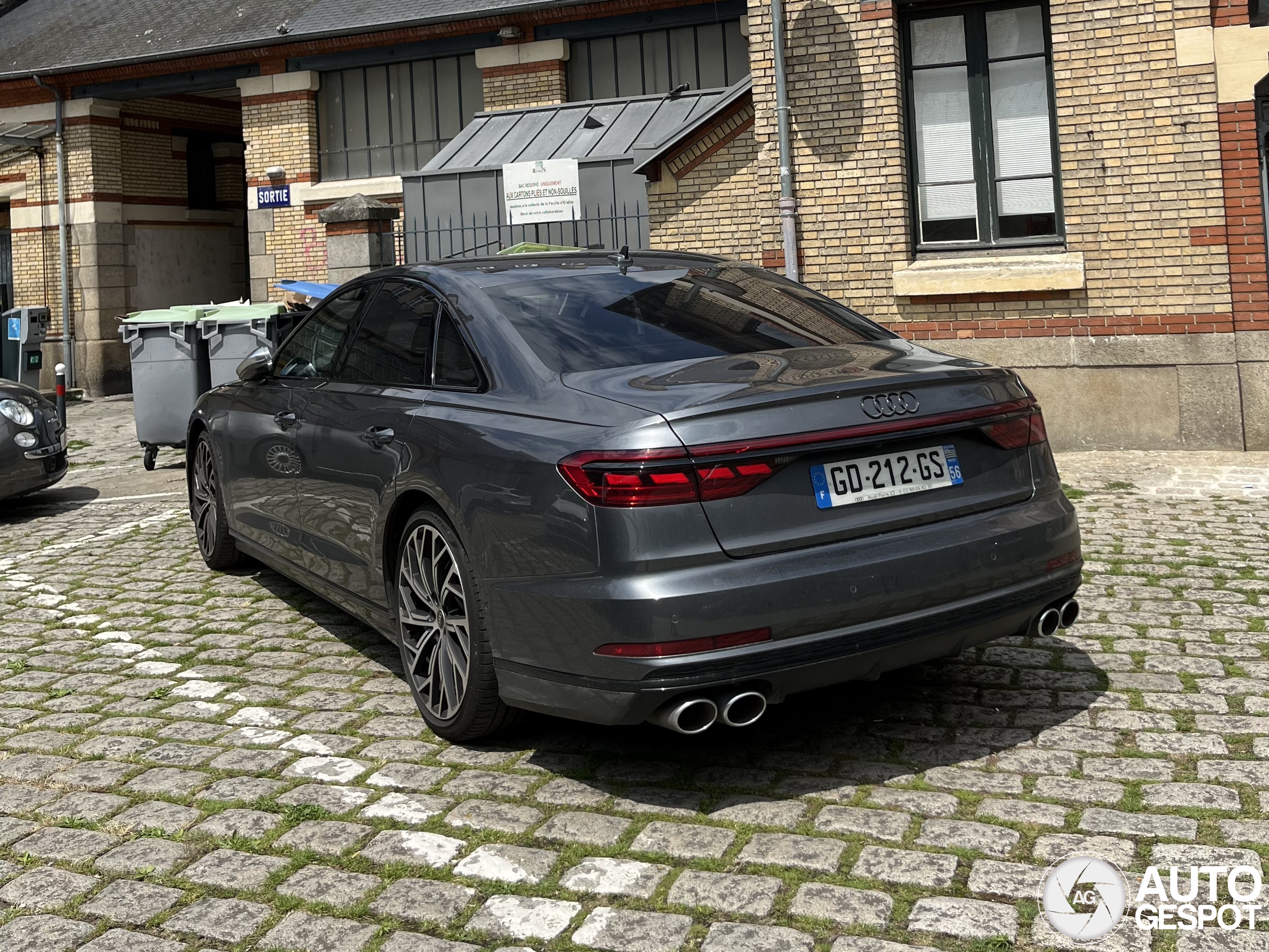 Audi S8 D5