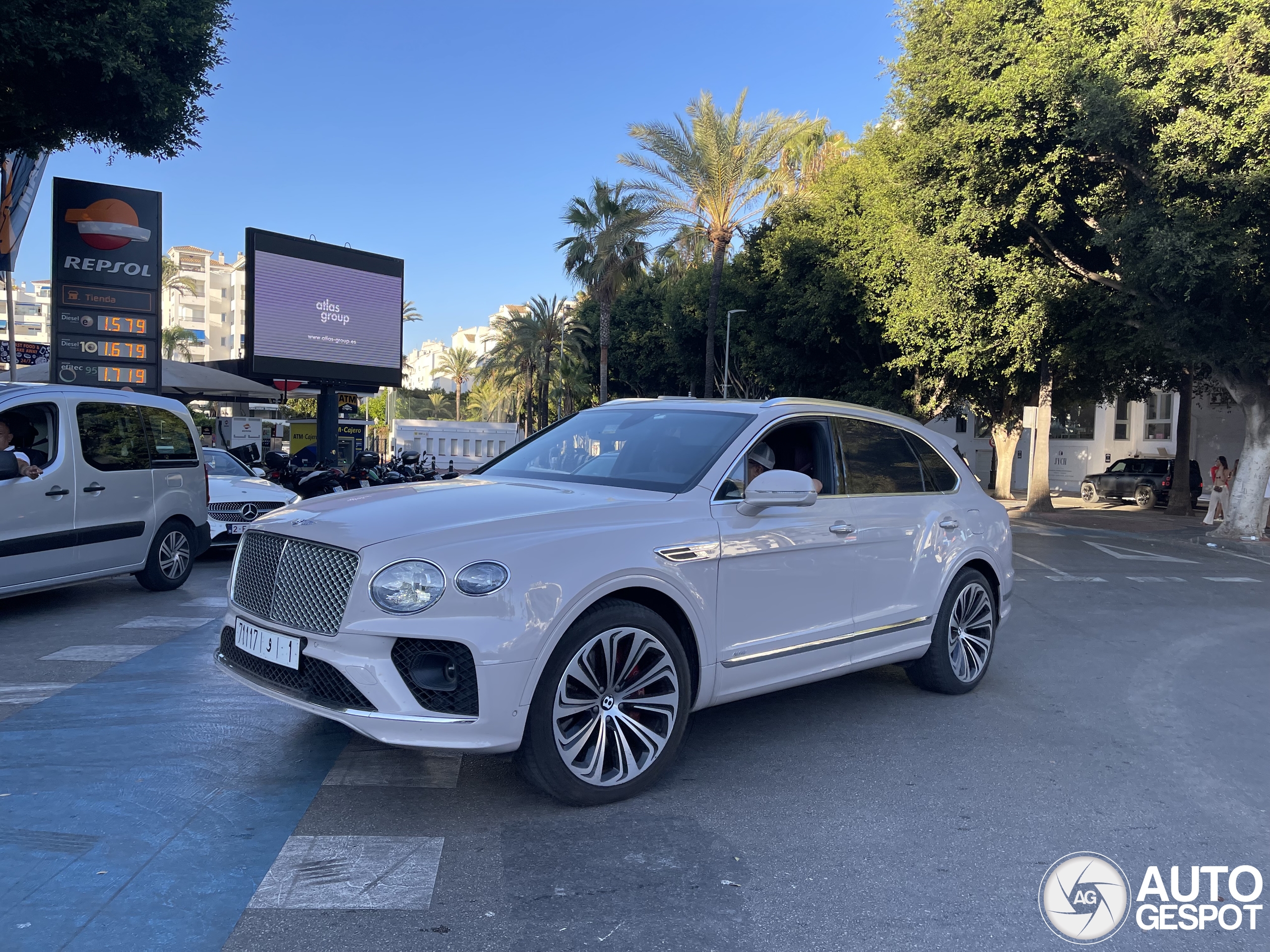 Bentley Bentayga Hybrid 2021