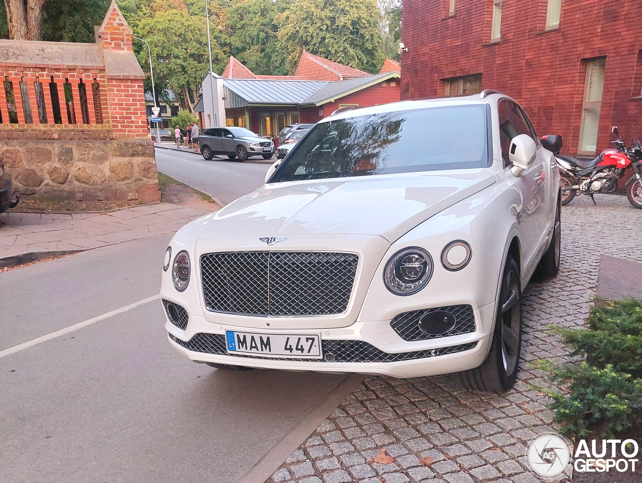 Bentley Bentayga V8