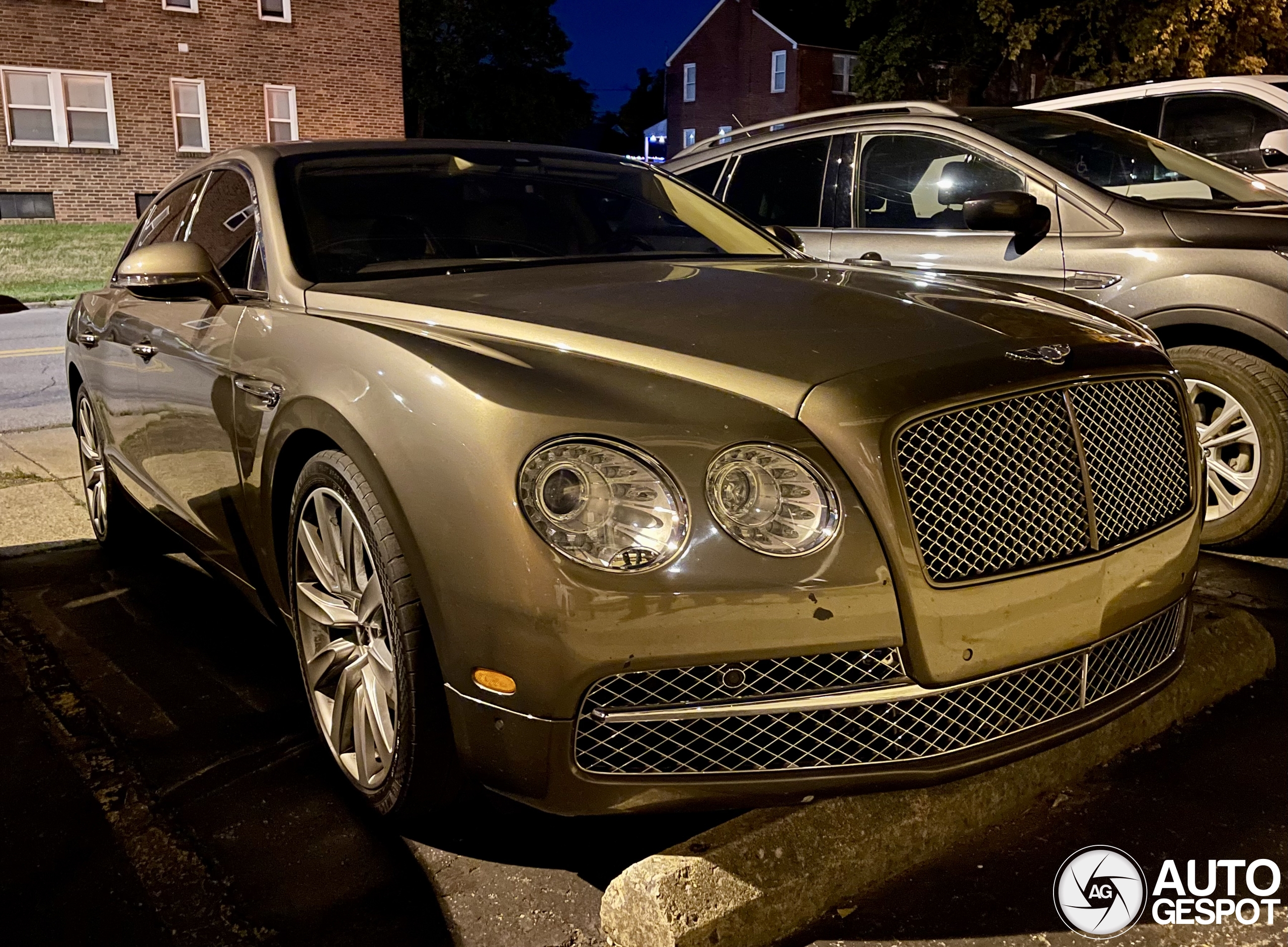 Bentley Flying Spur V8