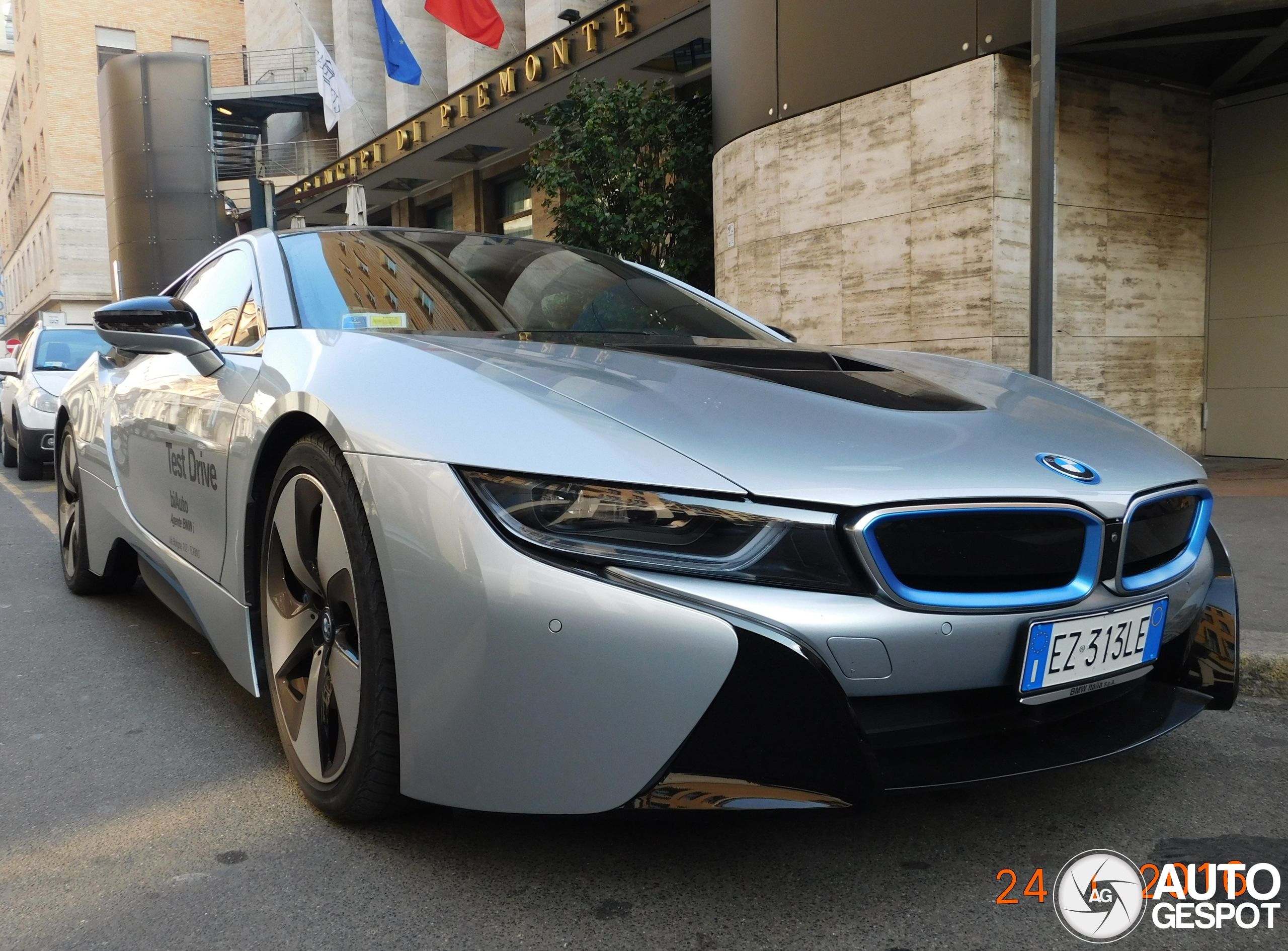 BMW i8