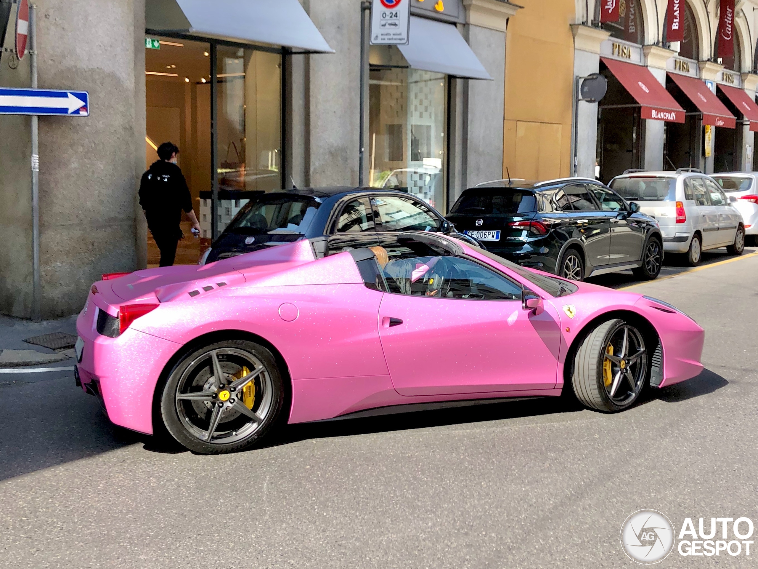 掛時計　Ferrari ピンク PINK FERRARI 458 | Carro de Menina - YouTube