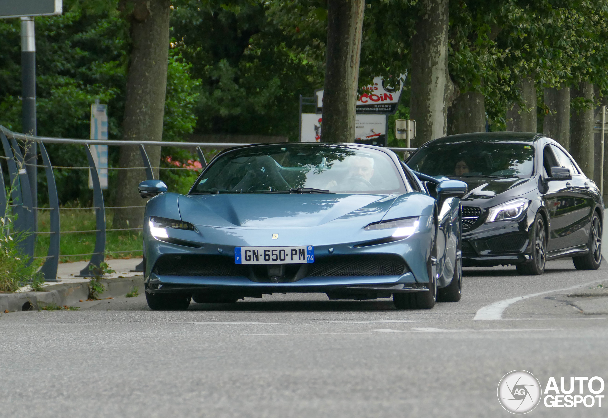 Ferrari SF90 Spider