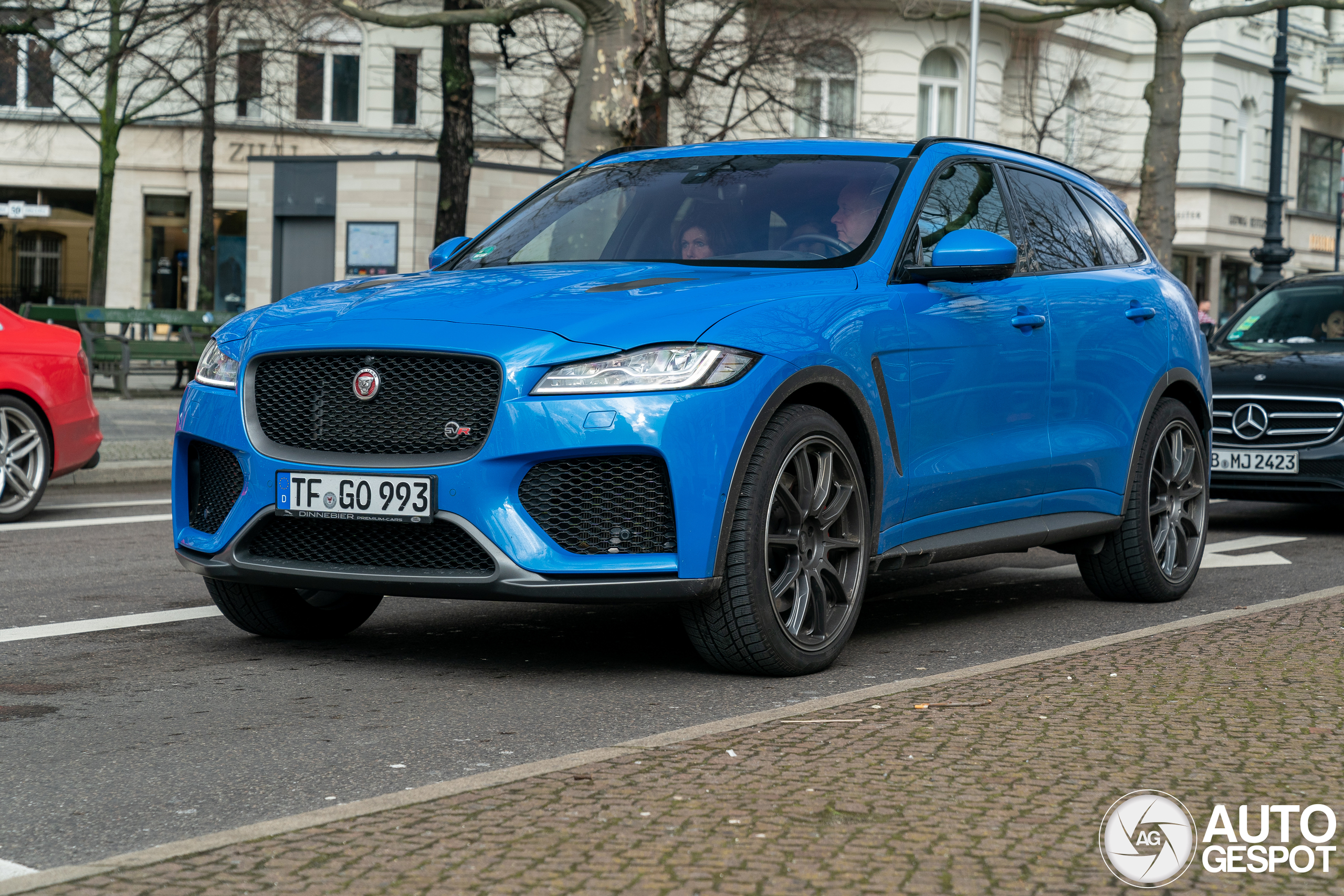 Jaguar F-PACE SVR